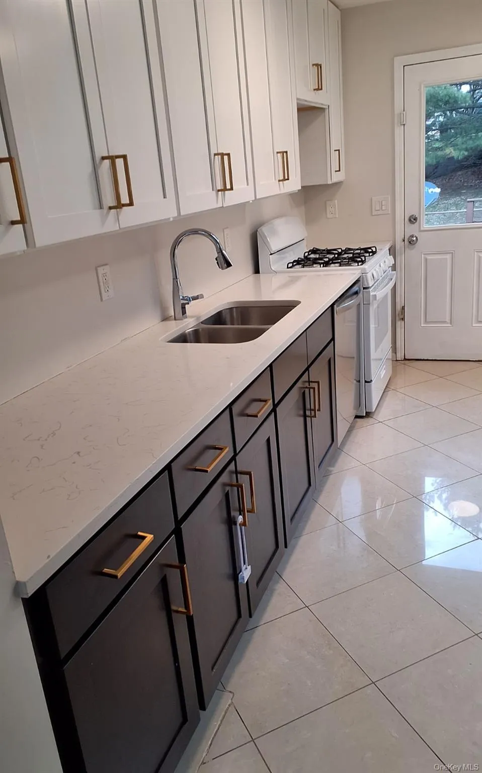 5 Suzie Drive, Ramapo, NY, 4 Bedrooms Bedrooms, 9 Rooms Rooms,2 BathroomsBathrooms,Residential Lease,For Rent,Suzie,0,975294 5 Suzie Drive, Ramapo, NY, 4 Bedrooms Bedrooms, 9 Rooms Rooms,2 BathroomsBathrooms,Residential Lease,For Rent,Suzie,0,975294