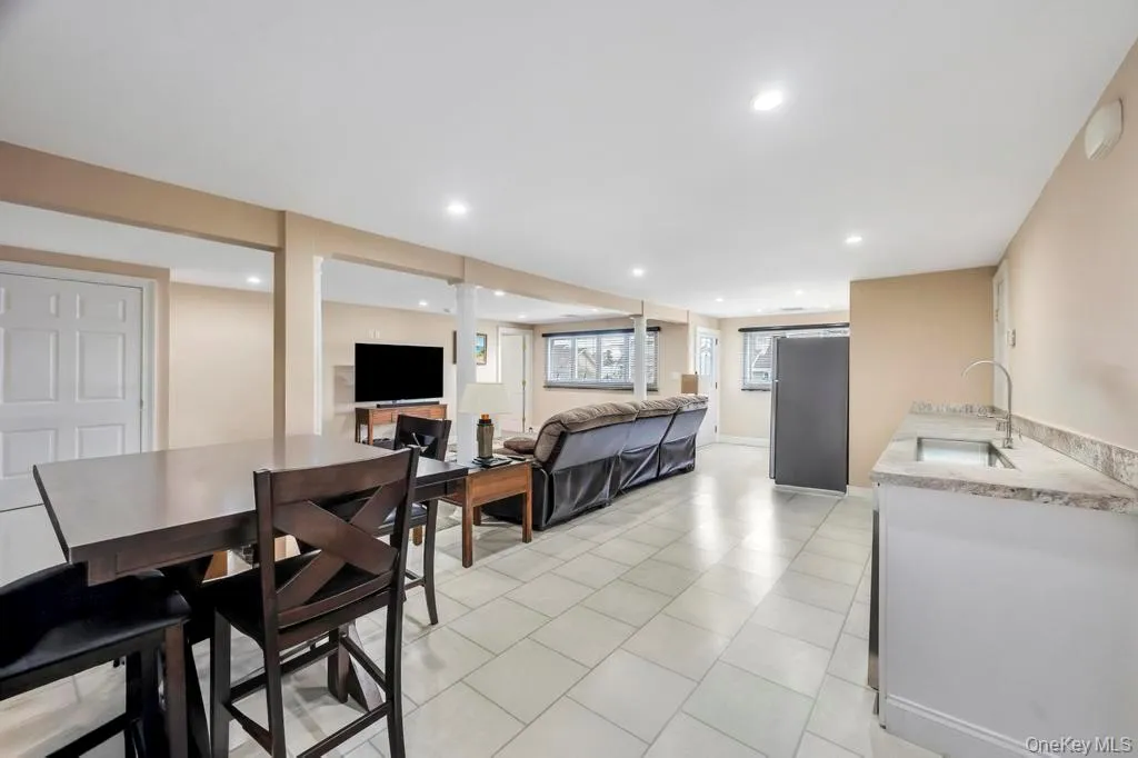 5 Kittiwake Lane, Babylon, NY, 6 Bedrooms Bedrooms, 20 Rooms Rooms,4 BathroomsBathrooms,Residential,For Rent,Kittiwake,0,975301 5 Kittiwake Lane, Babylon, NY, 6 Bedrooms Bedrooms, 20 Rooms Rooms,4 BathroomsBathrooms,Residential,For Rent,Kittiwake,0,975301