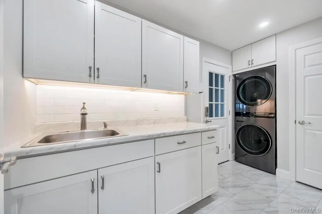 5 Kittiwake Lane, Babylon, NY, 6 Bedrooms Bedrooms, 20 Rooms Rooms,4 BathroomsBathrooms,Residential,For Rent,Kittiwake,0,975301 5 Kittiwake Lane, Babylon, NY, 6 Bedrooms Bedrooms, 20 Rooms Rooms,4 BathroomsBathrooms,Residential,For Rent,Kittiwake,0,975301