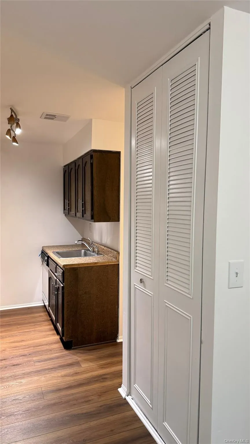 440 Carpenter Avenue, Newburgh (city), NY, 1 Bedroom Bedrooms, 4 Rooms Rooms,1 BathroomBathrooms,Residential Lease,For Rent,Carpenter,0,975308 440 Carpenter Avenue, Newburgh (city), NY, 1 Bedroom Bedrooms, 4 Rooms Rooms,1 BathroomBathrooms,Residential Lease,For Rent,Carpenter,0,975308