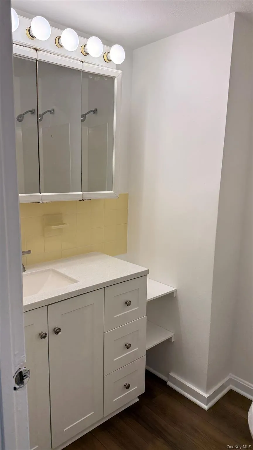 440 Carpenter Avenue, Newburgh (city), NY, 1 Bedroom Bedrooms, 4 Rooms Rooms,1 BathroomBathrooms,Residential Lease,For Rent,Carpenter,0,975308 440 Carpenter Avenue, Newburgh (city), NY, 1 Bedroom Bedrooms, 4 Rooms Rooms,1 BathroomBathrooms,Residential Lease,For Rent,Carpenter,0,975308