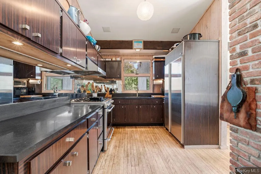 27 Atterbury Road, Southampton, NY, 4 Bedrooms Bedrooms, 4 Rooms Rooms,3 BathroomsBathrooms,Residential Sale,For Rent,Atterbury,0,975324 27 Atterbury Road, Southampton, NY, 4 Bedrooms Bedrooms, 4 Rooms Rooms,3 BathroomsBathrooms,Residential Sale,For Rent,Atterbury,0,975324