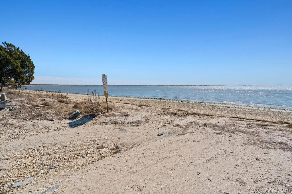 27 Atterbury Road, Southampton, NY, 4 Bedrooms Bedrooms, 4 Rooms Rooms,3 BathroomsBathrooms,Residential Sale,For Rent,Atterbury,0,975324 27 Atterbury Road, Southampton, NY, 4 Bedrooms Bedrooms, 4 Rooms Rooms,3 BathroomsBathrooms,Residential Sale,For Rent,Atterbury,0,975324