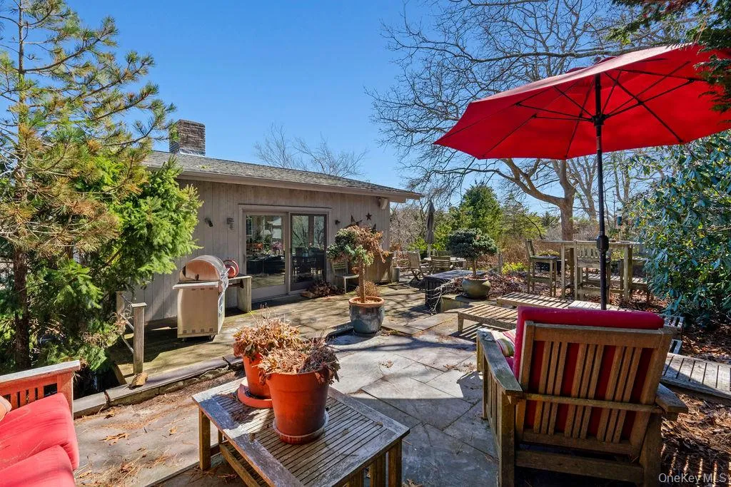 27 Atterbury Road, Southampton, NY, 4 Bedrooms Bedrooms, 4 Rooms Rooms,3 BathroomsBathrooms,Residential Sale,For Rent,Atterbury,0,975324 27 Atterbury Road, Southampton, NY, 4 Bedrooms Bedrooms, 4 Rooms Rooms,3 BathroomsBathrooms,Residential Sale,For Rent,Atterbury,0,975324