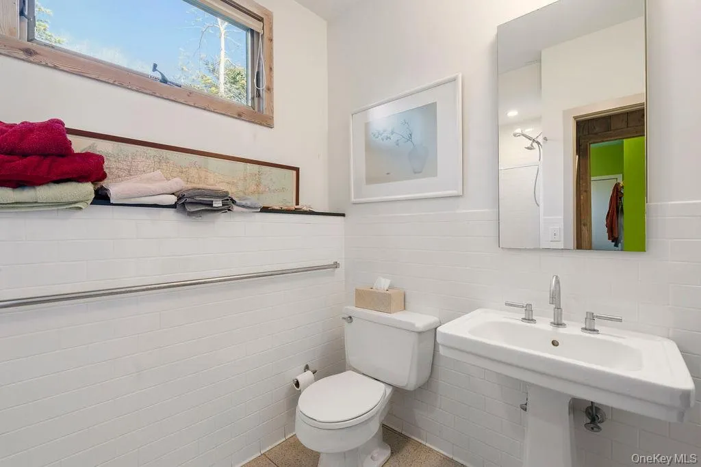 27 Atterbury Road, Southampton, NY, 4 Bedrooms Bedrooms, 4 Rooms Rooms,3 BathroomsBathrooms,Residential Sale,For Rent,Atterbury,0,975324 27 Atterbury Road, Southampton, NY, 4 Bedrooms Bedrooms, 4 Rooms Rooms,3 BathroomsBathrooms,Residential Sale,For Rent,Atterbury,0,975324