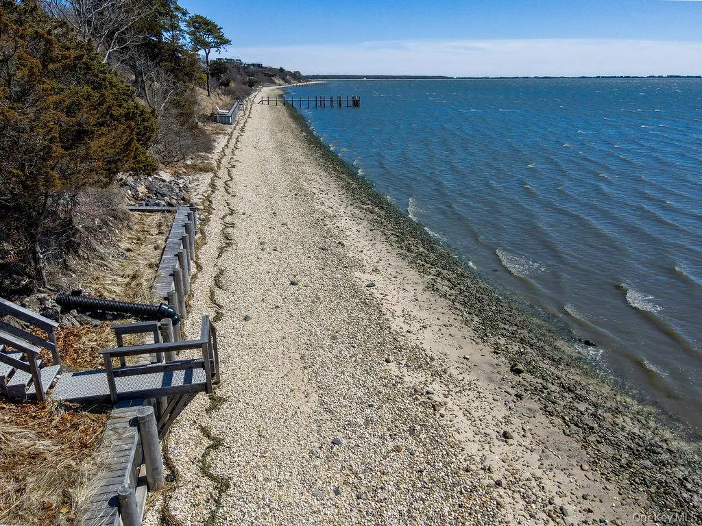 27 Atterbury Road, Southampton, NY, 4 Bedrooms Bedrooms, 4 Rooms Rooms,3 BathroomsBathrooms,Residential Sale,For Rent,Atterbury,0,975324 27 Atterbury Road, Southampton, NY, 4 Bedrooms Bedrooms, 4 Rooms Rooms,3 BathroomsBathrooms,Residential Sale,For Rent,Atterbury,0,975324