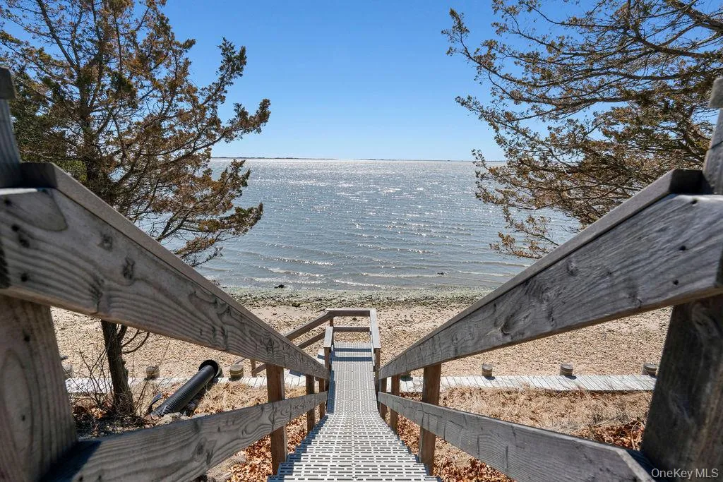 27 Atterbury Road, Southampton, NY, 4 Bedrooms Bedrooms, 4 Rooms Rooms,3 BathroomsBathrooms,Residential Sale,For Rent,Atterbury,0,975324 27 Atterbury Road, Southampton, NY, 4 Bedrooms Bedrooms, 4 Rooms Rooms,3 BathroomsBathrooms,Residential Sale,For Rent,Atterbury,0,975324