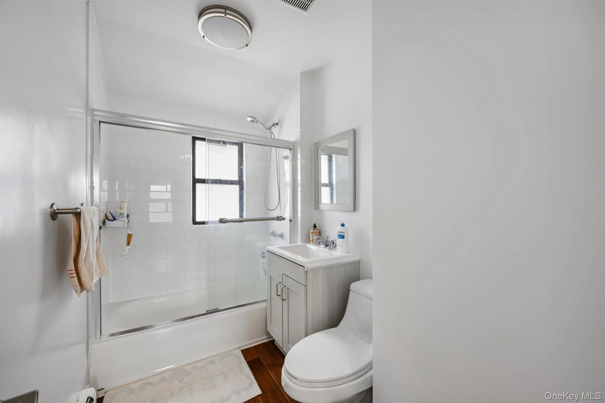 6017 172nd Street, New York, NY, 3 Bedrooms Bedrooms, 6 Rooms Rooms,2 BathroomsBathrooms,Residential Lease,For Rent,172nd,0,975347 6017 172nd Street, New York, NY, 3 Bedrooms Bedrooms, 6 Rooms Rooms,2 BathroomsBathrooms,Residential Lease,For Rent,172nd,0,975347