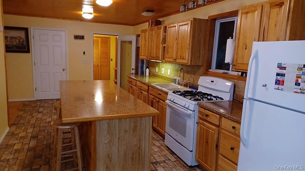 26 Maple Avenue, Bethel, NY, 4 Bedrooms Bedrooms, 7 Rooms Rooms,2 BathroomsBathrooms,Residential,For Rent,Maple,0,975349 26 Maple Avenue, Bethel, NY, 4 Bedrooms Bedrooms, 7 Rooms Rooms,2 BathroomsBathrooms,Residential,For Rent,Maple,0,975349