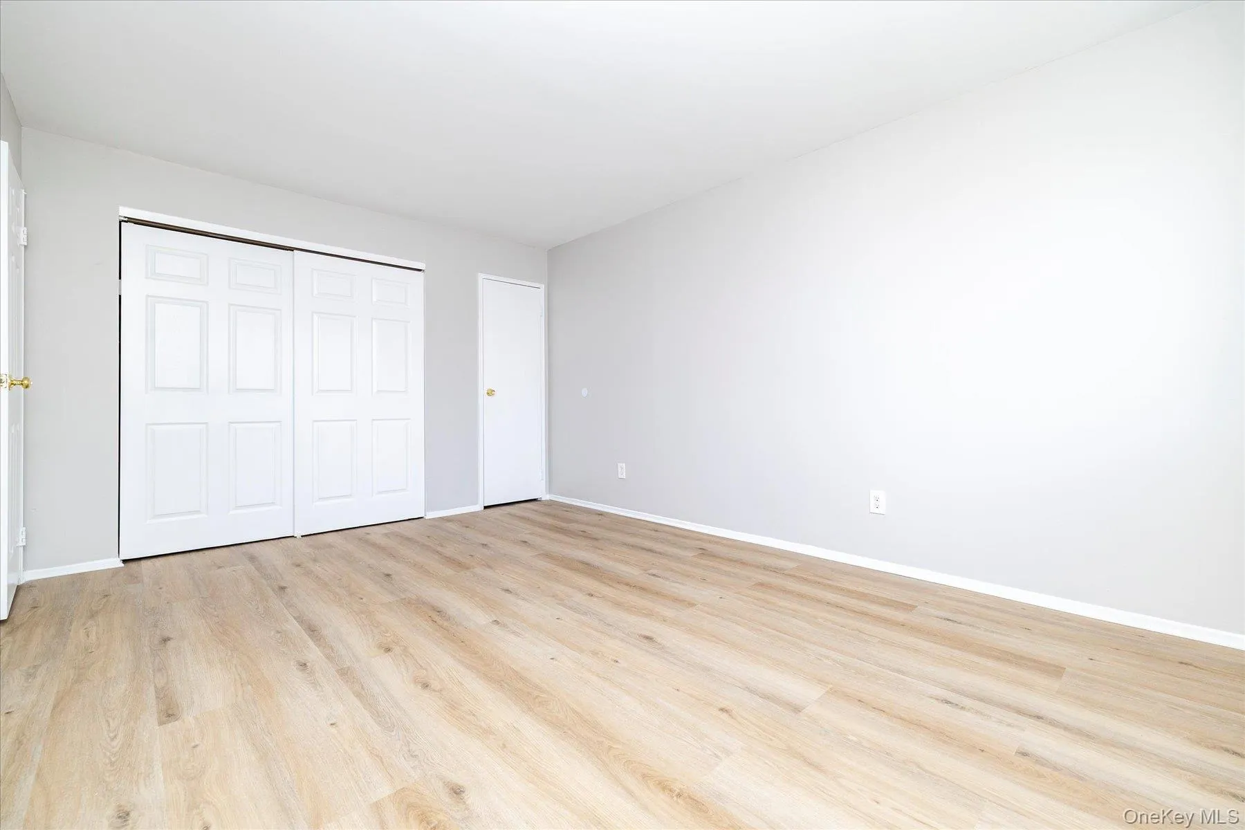 2nd Bedroom/Office 2nd Bedroom/Office
