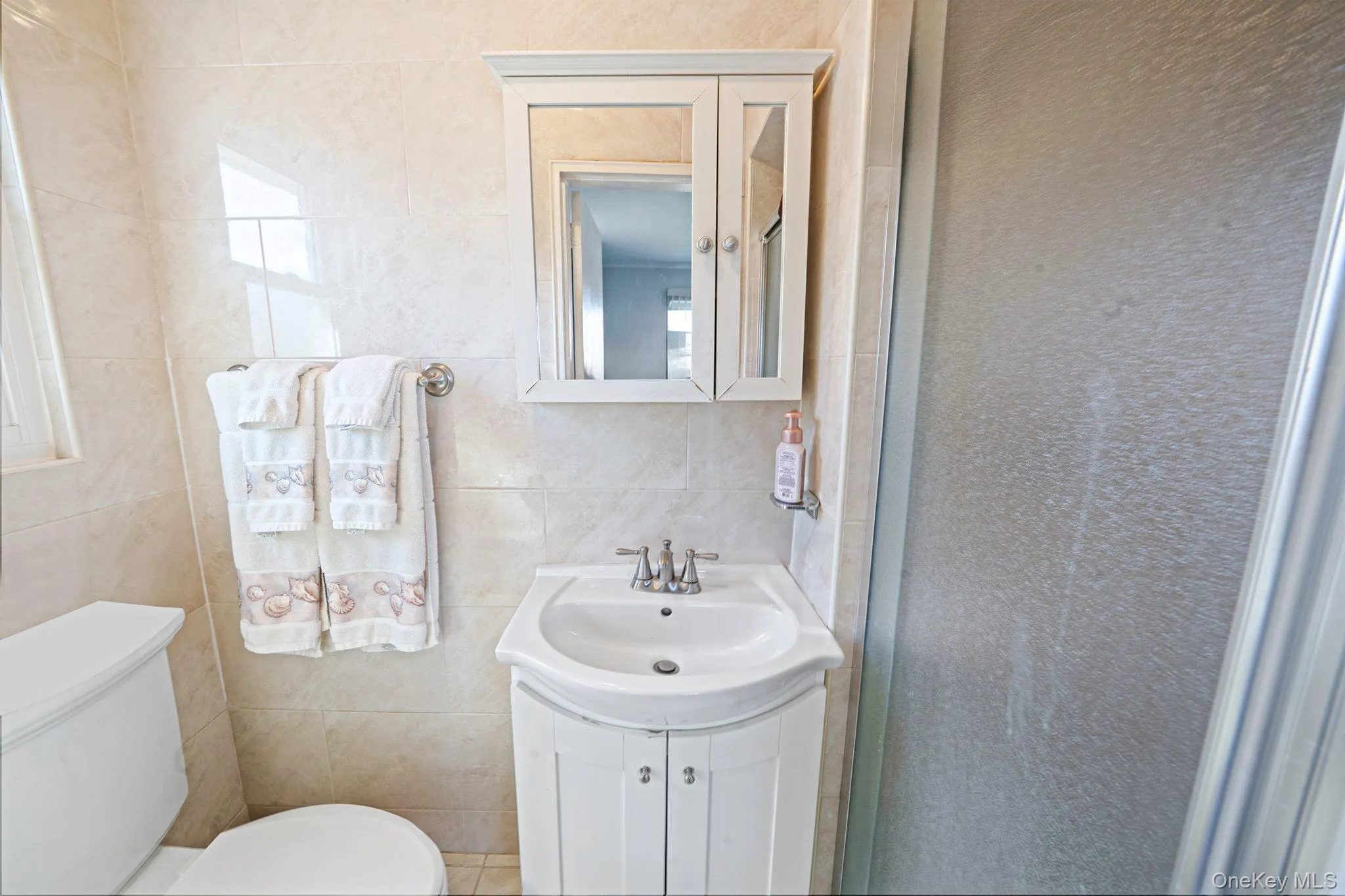 600 Astor Street, Hempstead, NY, 3 Bedrooms Bedrooms, 6 Rooms Rooms,3 BathroomsBathrooms,Residential,For Rent,Astor,0,975351 600 Astor Street, Hempstead, NY, 3 Bedrooms Bedrooms, 6 Rooms Rooms,3 BathroomsBathrooms,Residential,For Rent,Astor,0,975351