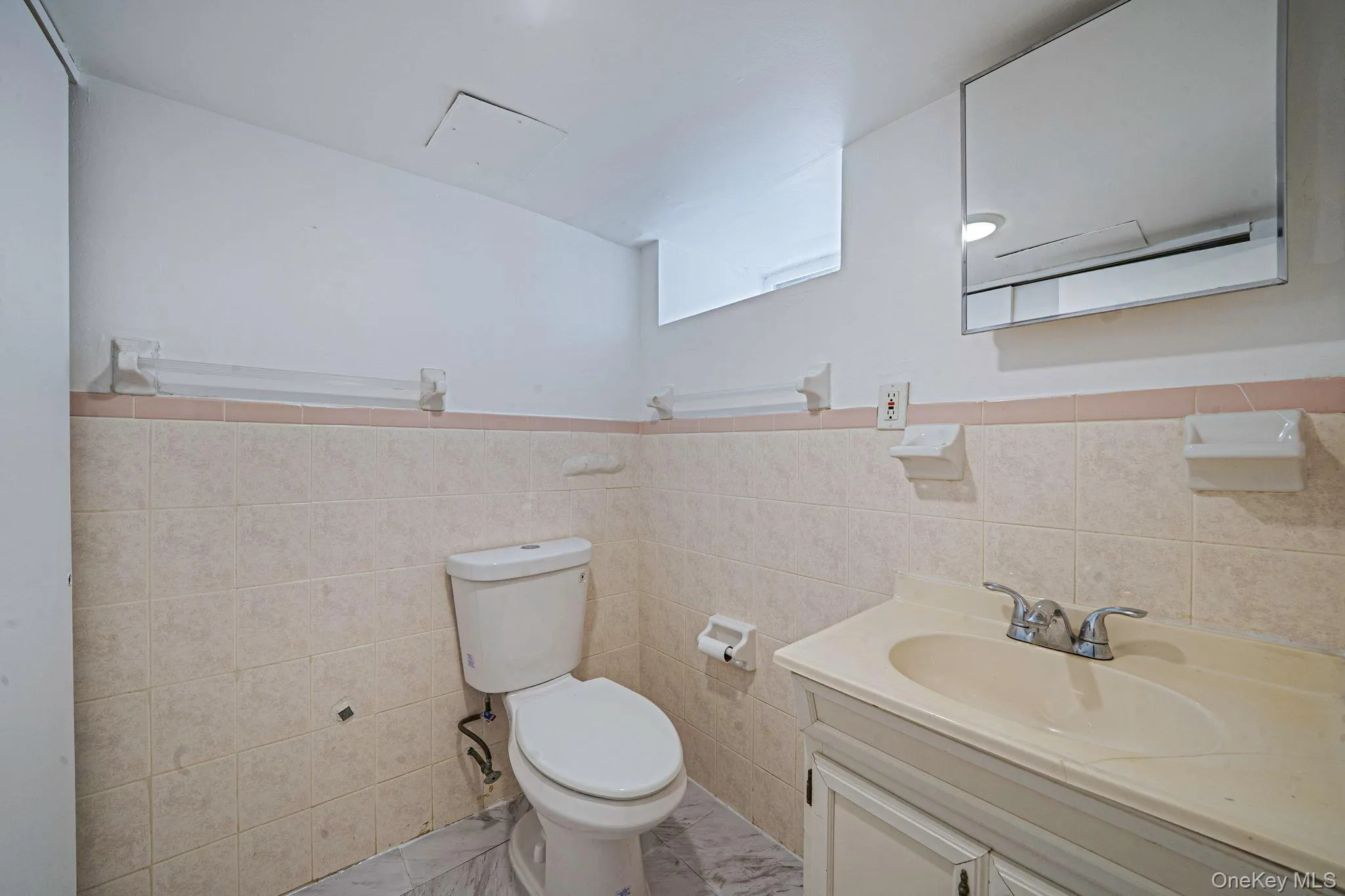 600 Astor Street, Hempstead, NY, 3 Bedrooms Bedrooms, 6 Rooms Rooms,3 BathroomsBathrooms,Residential,For Rent,Astor,0,975351 600 Astor Street, Hempstead, NY, 3 Bedrooms Bedrooms, 6 Rooms Rooms,3 BathroomsBathrooms,Residential,For Rent,Astor,0,975351