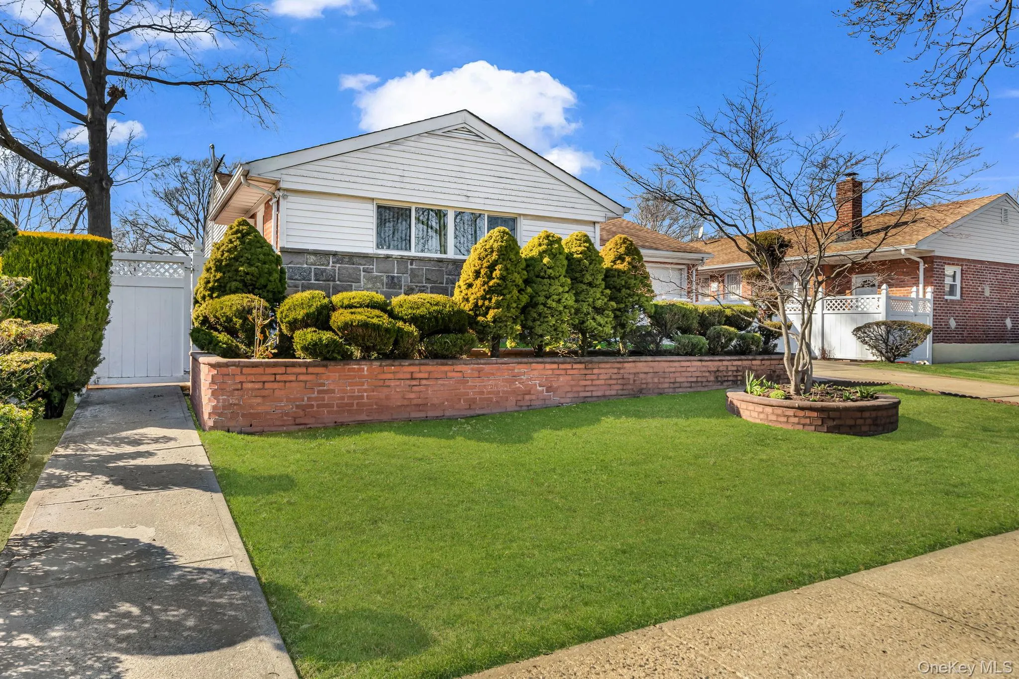 600 Astor Street, Hempstead, NY, 3 Bedrooms Bedrooms, 6 Rooms Rooms,3 BathroomsBathrooms,Residential,For Rent,Astor,0,975351 600 Astor Street, Hempstead, NY, 3 Bedrooms Bedrooms, 6 Rooms Rooms,3 BathroomsBathrooms,Residential,For Rent,Astor,0,975351