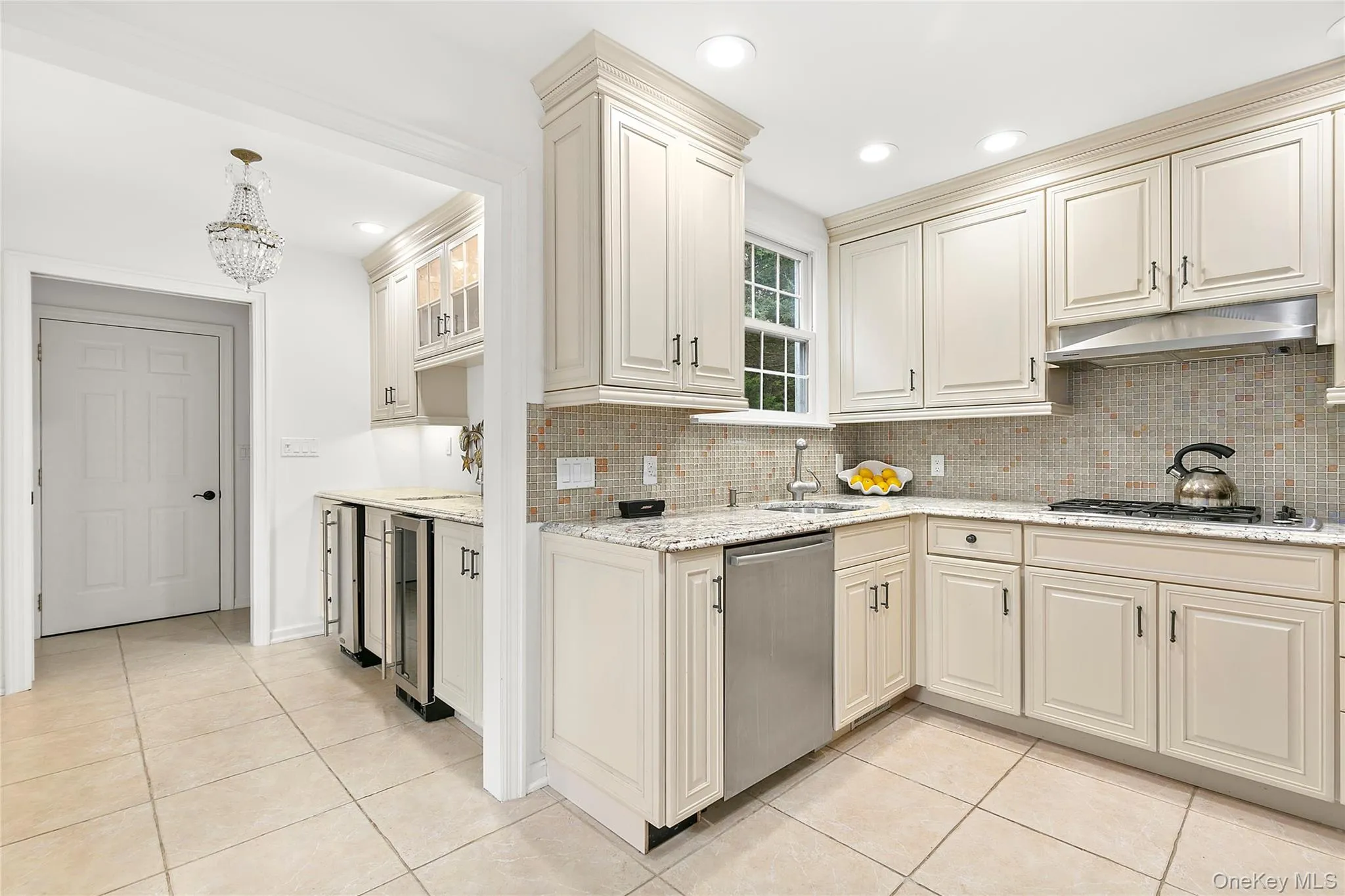 669 Hill Street, Southampton, NY, 3 Bedrooms Bedrooms, 6 Rooms Rooms,2 BathroomsBathrooms,Residential Lease,For Rent,Hill,0,975364 669 Hill Street, Southampton, NY, 3 Bedrooms Bedrooms, 6 Rooms Rooms,2 BathroomsBathrooms,Residential Lease,For Rent,Hill,0,975364