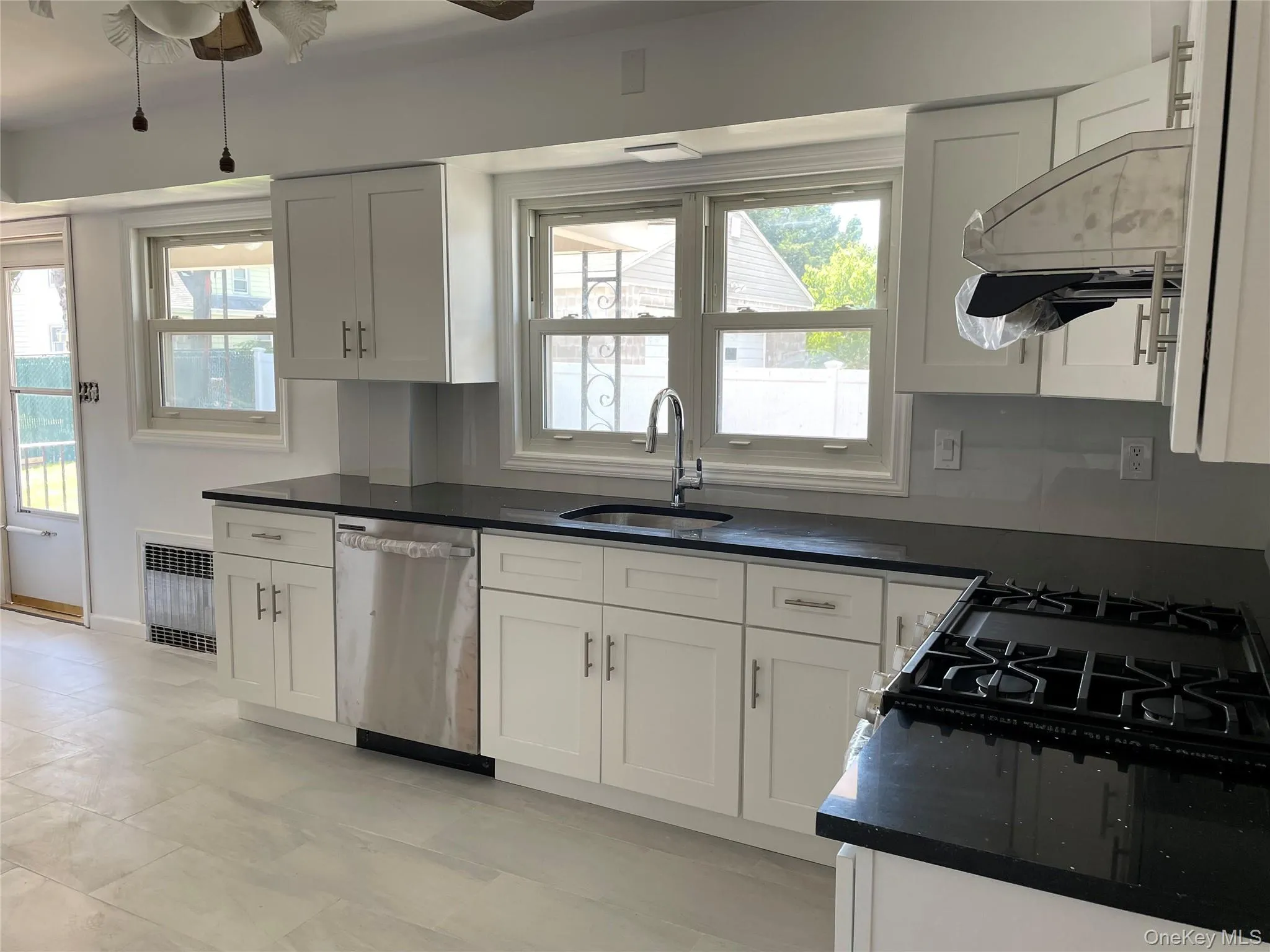 26 Nassau Avenue, Glen Cove, NY, 2 Bedrooms Bedrooms, 6 Rooms Rooms,2 BathroomsBathrooms,Residential Lease,For Rent,Nassau,0,975376 26 Nassau Avenue, Glen Cove, NY, 2 Bedrooms Bedrooms, 6 Rooms Rooms,2 BathroomsBathrooms,Residential Lease,For Rent,Nassau,0,975376