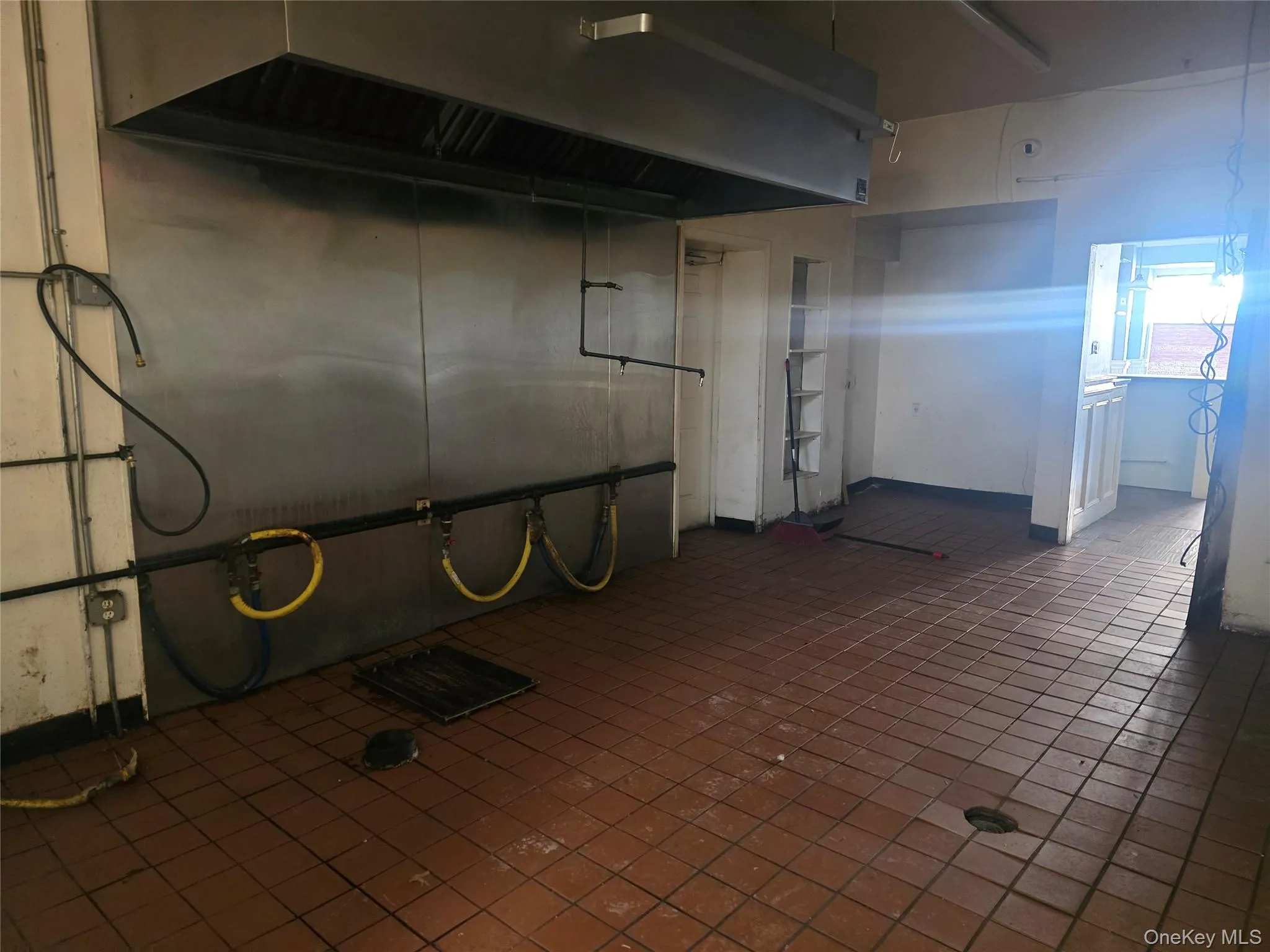 230 Merrick Road, Hempstead, NY, ,Commercial Lease,For Rent,Merrick,0,975400 230 Merrick Road, Hempstead, NY, ,Commercial Lease,For Rent,Merrick,0,975400