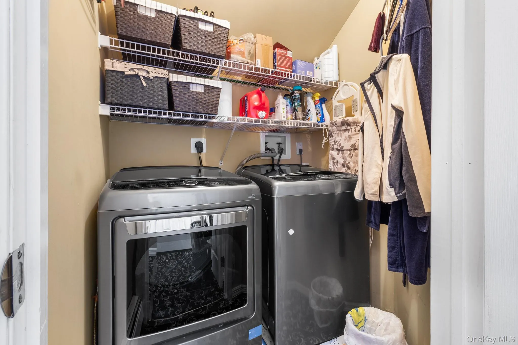 1 Northridge Circle, Huntington, NY, 2 Bedrooms Bedrooms, 6 Rooms Rooms,2 BathroomsBathrooms,Residential Sale,For Rent,Northridge,0,975406 1 Northridge Circle, Huntington, NY, 2 Bedrooms Bedrooms, 6 Rooms Rooms,2 BathroomsBathrooms,Residential Sale,For Rent,Northridge,0,975406