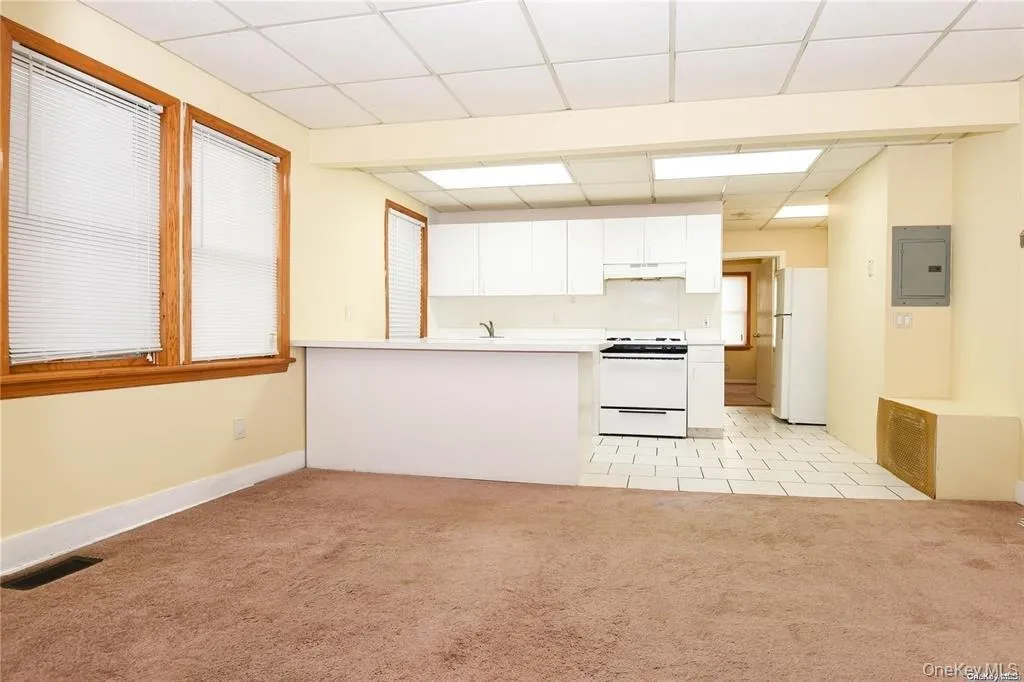 53 Thorman Avenue, Oyster Bay, NY, 2 Bedrooms Bedrooms, 3 Rooms Rooms,1 BathroomBathrooms,Residential Lease,For Rent,Thorman,0,975430 53 Thorman Avenue, Oyster Bay, NY, 2 Bedrooms Bedrooms, 3 Rooms Rooms,1 BathroomBathrooms,Residential Lease,For Rent,Thorman,0,975430