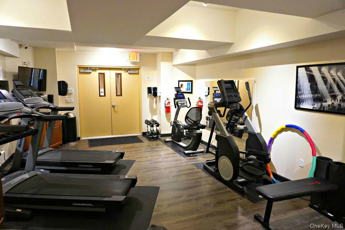 118-17 Union Turnpike, New York, NY, 1 Bedroom Bedrooms, 5 Rooms Rooms,1 BathroomBathrooms,Residential Lease,For Rent,Union Turnpike,0,975434 118-17 Union Turnpike, New York, NY, 1 Bedroom Bedrooms, 5 Rooms Rooms,1 BathroomBathrooms,Residential Lease,For Rent,Union Turnpike,0,975434