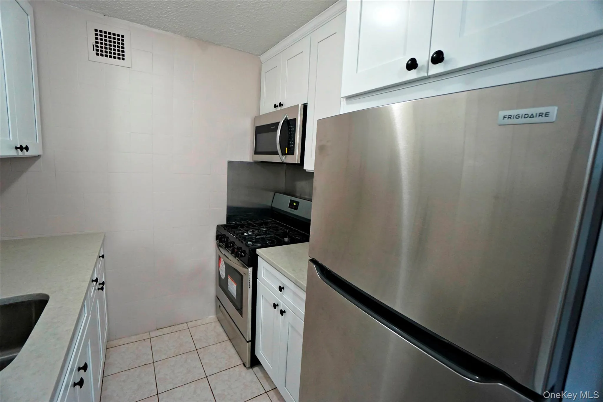 118-17 Union Turnpike, New York, NY, 1 Bedroom Bedrooms, 5 Rooms Rooms,1 BathroomBathrooms,Residential Lease,For Rent,Union Turnpike,0,975434 118-17 Union Turnpike, New York, NY, 1 Bedroom Bedrooms, 5 Rooms Rooms,1 BathroomBathrooms,Residential Lease,For Rent,Union Turnpike,0,975434