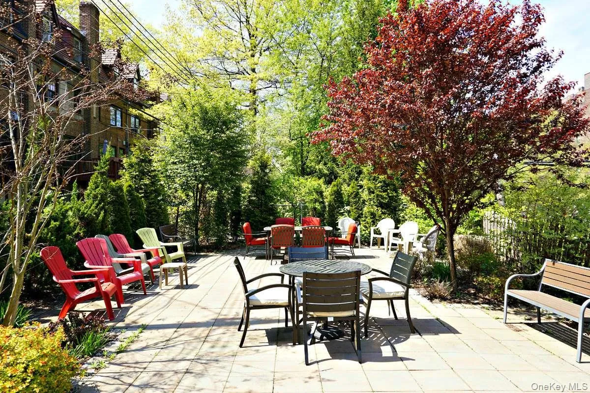 118-17 Union Turnpike, New York, NY, 1 Bedroom Bedrooms, 5 Rooms Rooms,1 BathroomBathrooms,Residential Lease,For Rent,Union Turnpike,0,975434 118-17 Union Turnpike, New York, NY, 1 Bedroom Bedrooms, 5 Rooms Rooms,1 BathroomBathrooms,Residential Lease,For Rent,Union Turnpike,0,975434