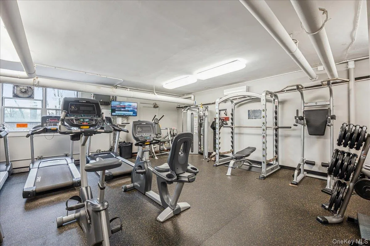 3935 Blackstone Avenue, New York, NY, 1 Bedroom Bedrooms, 4 Rooms Rooms,1 BathroomBathrooms,Residential,For Rent,Blackstone,0,975450 3935 Blackstone Avenue, New York, NY, 1 Bedroom Bedrooms, 4 Rooms Rooms,1 BathroomBathrooms,Residential,For Rent,Blackstone,0,975450