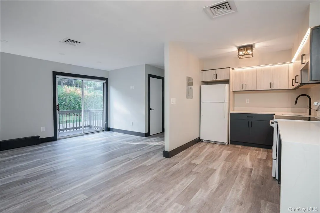 8-12 Boulevard, Orangetown, NY, 2 Bedrooms Bedrooms, 7 Rooms Rooms,1 BathroomBathrooms,Residential Lease,For Rent,Boulevard,0,975459 8-12 Boulevard, Orangetown, NY, 2 Bedrooms Bedrooms, 7 Rooms Rooms,1 BathroomBathrooms,Residential Lease,For Rent,Boulevard,0,975459