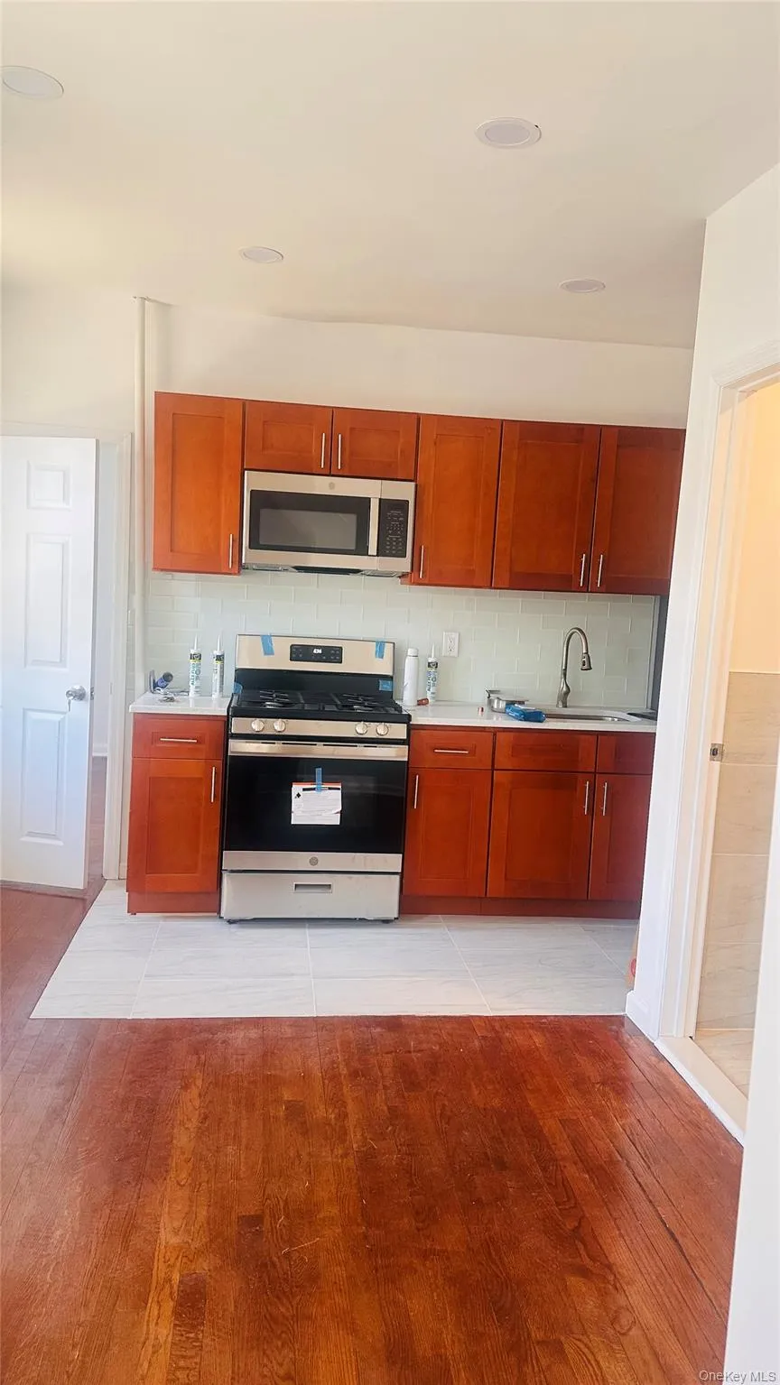 1233 Glenmore Avenue, New York, NY, 3 Bedrooms Bedrooms, 6 Rooms Rooms,1 BathroomBathrooms,Residential Lease,For Rent,Glenmore,0,975470 1233 Glenmore Avenue, New York, NY, 3 Bedrooms Bedrooms, 6 Rooms Rooms,1 BathroomBathrooms,Residential Lease,For Rent,Glenmore,0,975470