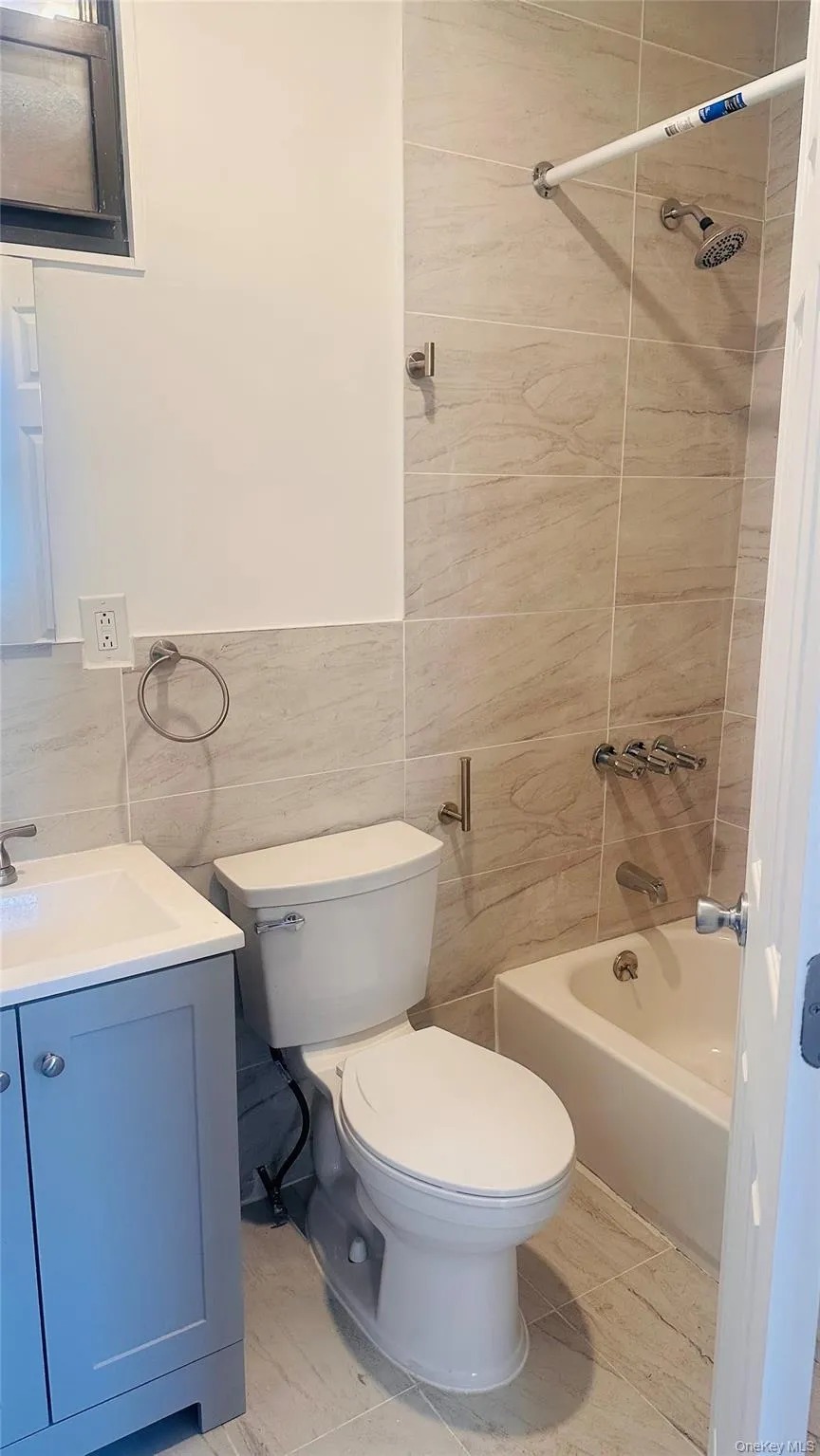 1233 Glenmore Avenue, New York, NY, 3 Bedrooms Bedrooms, 6 Rooms Rooms,1 BathroomBathrooms,Residential Lease,For Rent,Glenmore,0,975470 1233 Glenmore Avenue, New York, NY, 3 Bedrooms Bedrooms, 6 Rooms Rooms,1 BathroomBathrooms,Residential Lease,For Rent,Glenmore,0,975470