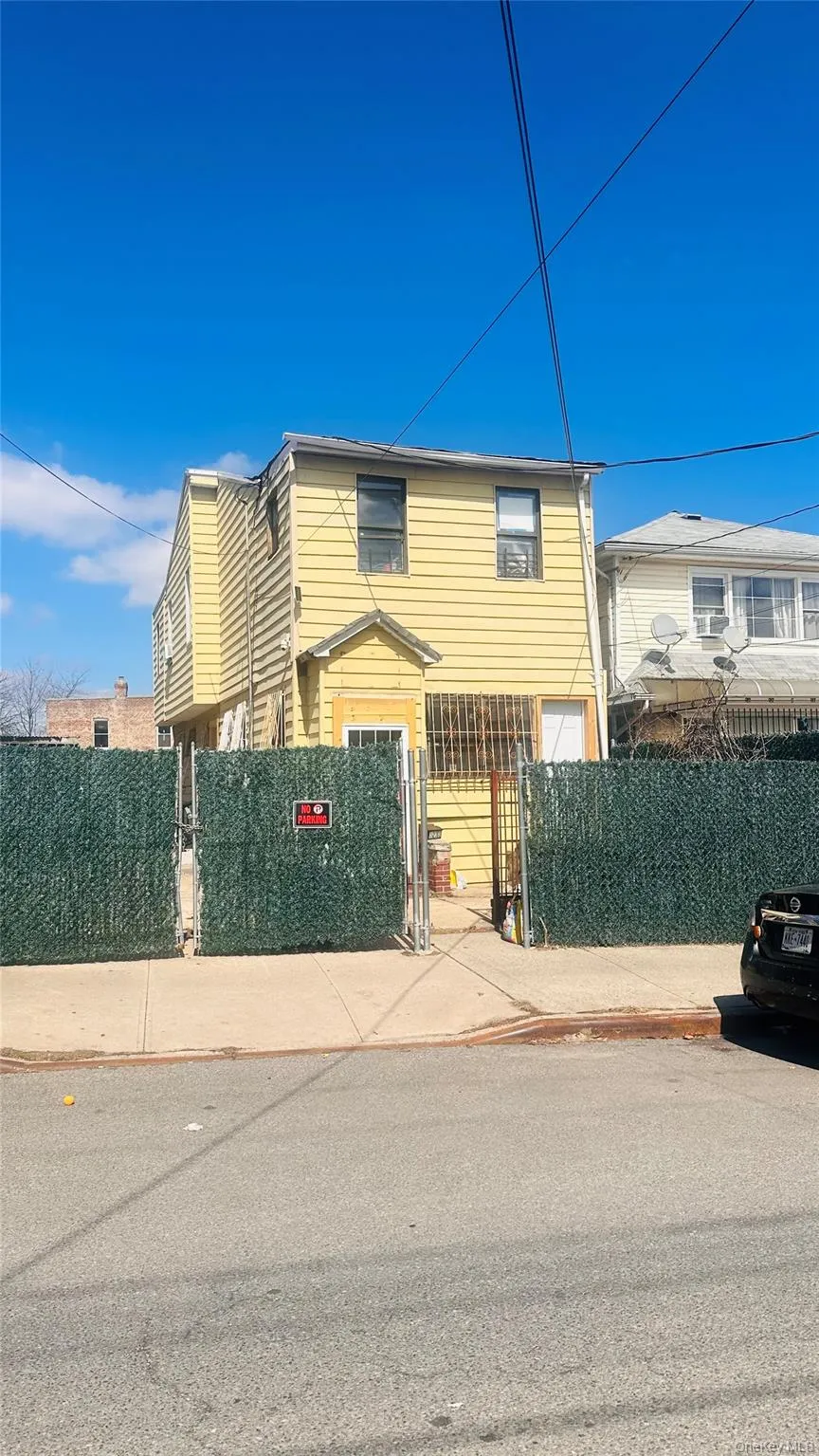 1233 Glenmore Avenue, New York, NY, 3 Bedrooms Bedrooms, 6 Rooms Rooms,1 BathroomBathrooms,Residential Lease,For Rent,Glenmore,0,975470 1233 Glenmore Avenue, New York, NY, 3 Bedrooms Bedrooms, 6 Rooms Rooms,1 BathroomBathrooms,Residential Lease,For Rent,Glenmore,0,975470