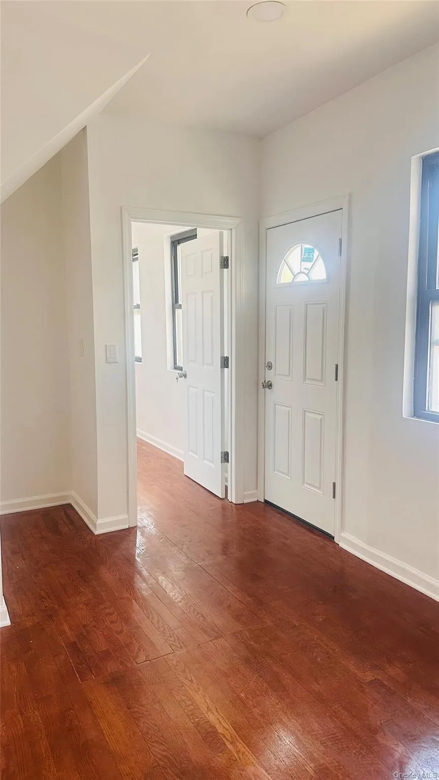 1233 Glenmore Avenue, New York, NY, 3 Bedrooms Bedrooms, 6 Rooms Rooms,1 BathroomBathrooms,Residential Lease,For Rent,Glenmore,0,975470 1233 Glenmore Avenue, New York, NY, 3 Bedrooms Bedrooms, 6 Rooms Rooms,1 BathroomBathrooms,Residential Lease,For Rent,Glenmore,0,975470