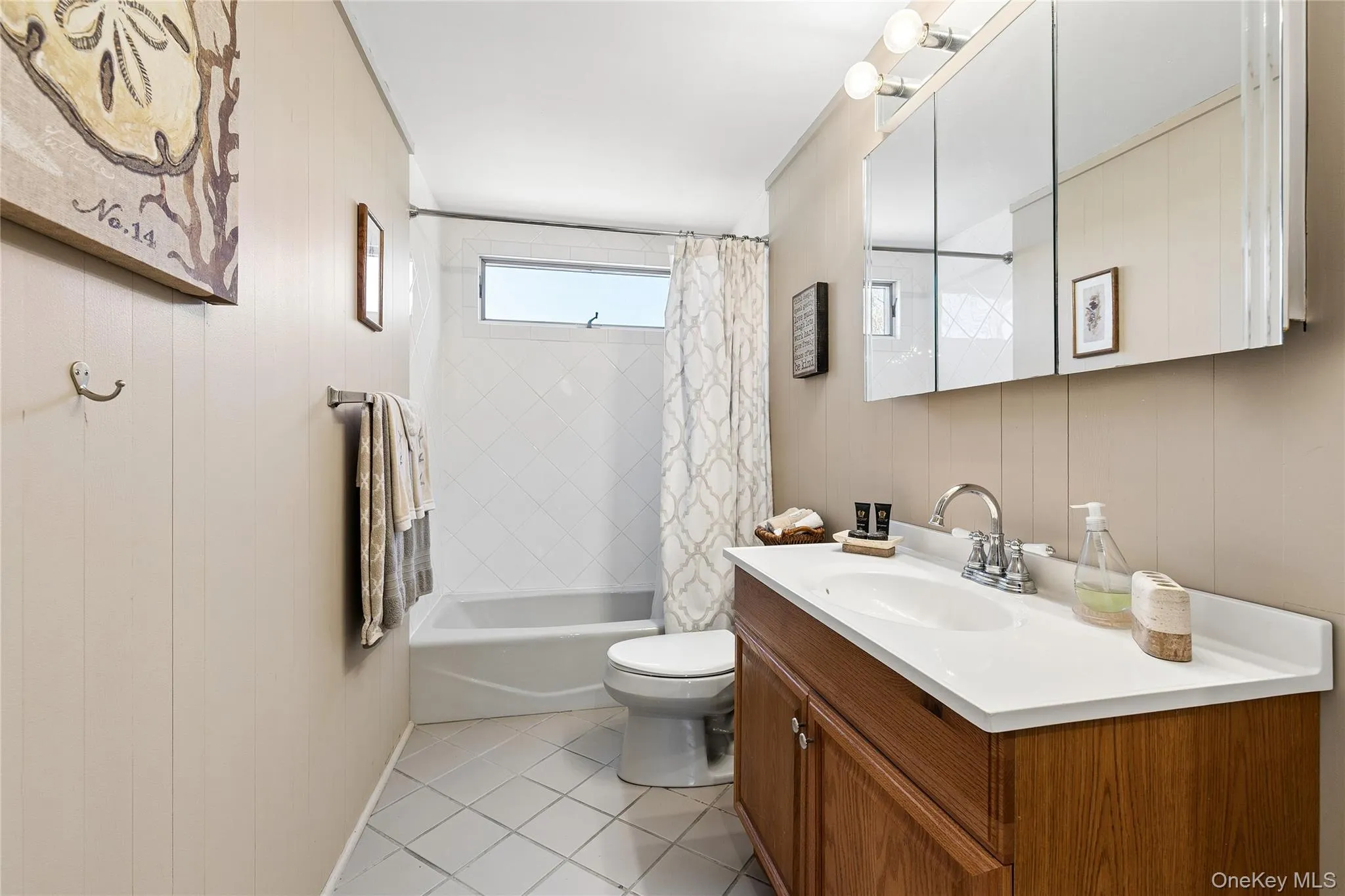 2nd Bathroom