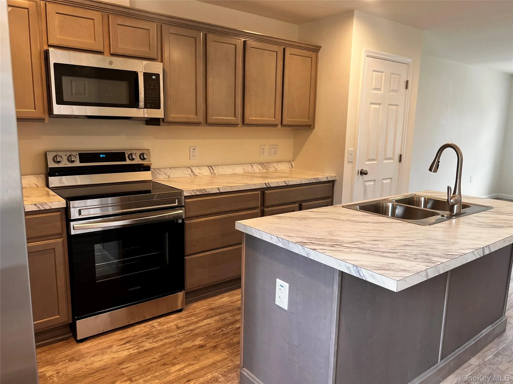 26 Grand Street, Marlboro, NY, 2 Bedrooms Bedrooms, 6 Rooms Rooms,1 BathroomBathrooms,Residential Lease,For Rent,Grand,0,975514 26 Grand Street, Marlboro, NY, 2 Bedrooms Bedrooms, 6 Rooms Rooms,1 BathroomBathrooms,Residential Lease,For Rent,Grand,0,975514