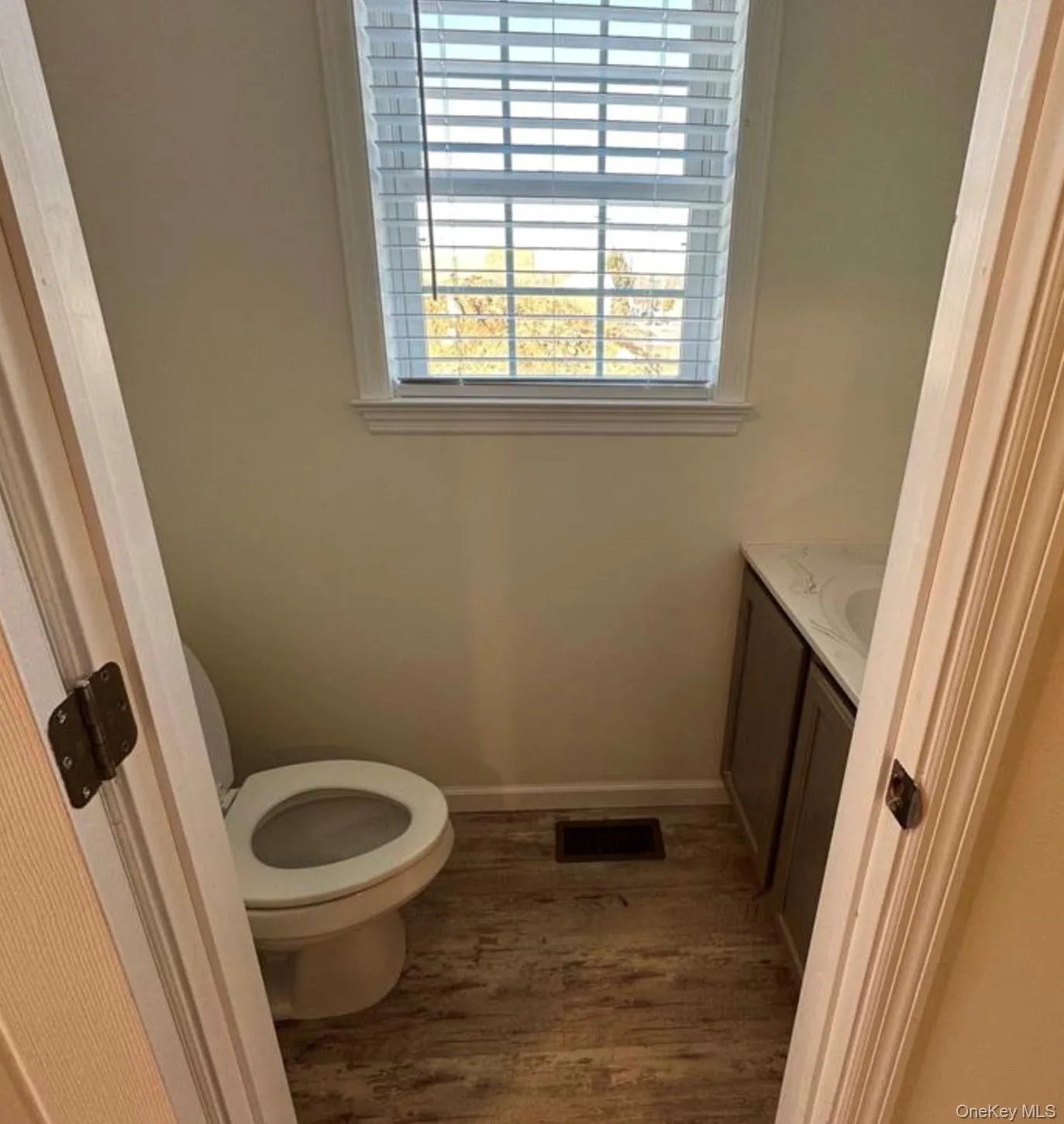 26 Grand Street, Marlboro, NY, 2 Bedrooms Bedrooms, 6 Rooms Rooms,1 BathroomBathrooms,Residential Lease,For Rent,Grand,0,975514 26 Grand Street, Marlboro, NY, 2 Bedrooms Bedrooms, 6 Rooms Rooms,1 BathroomBathrooms,Residential Lease,For Rent,Grand,0,975514