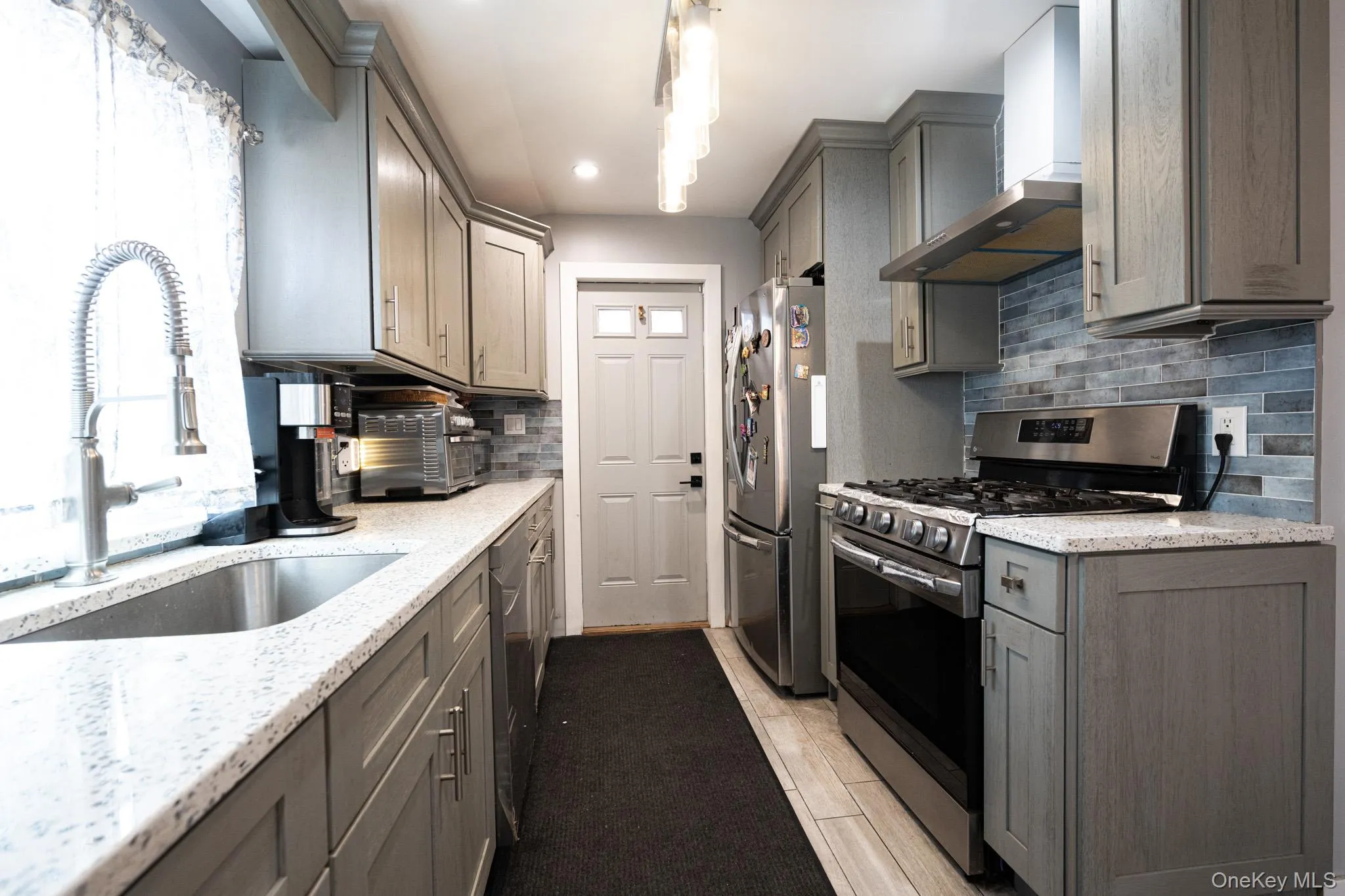 13 Walnut Street, Islip, NY, 4 Bedrooms Bedrooms, 7 Rooms Rooms,2 BathroomsBathrooms,Residential,For Rent,Walnut,0,975516 13 Walnut Street, Islip, NY, 4 Bedrooms Bedrooms, 7 Rooms Rooms,2 BathroomsBathrooms,Residential,For Rent,Walnut,0,975516