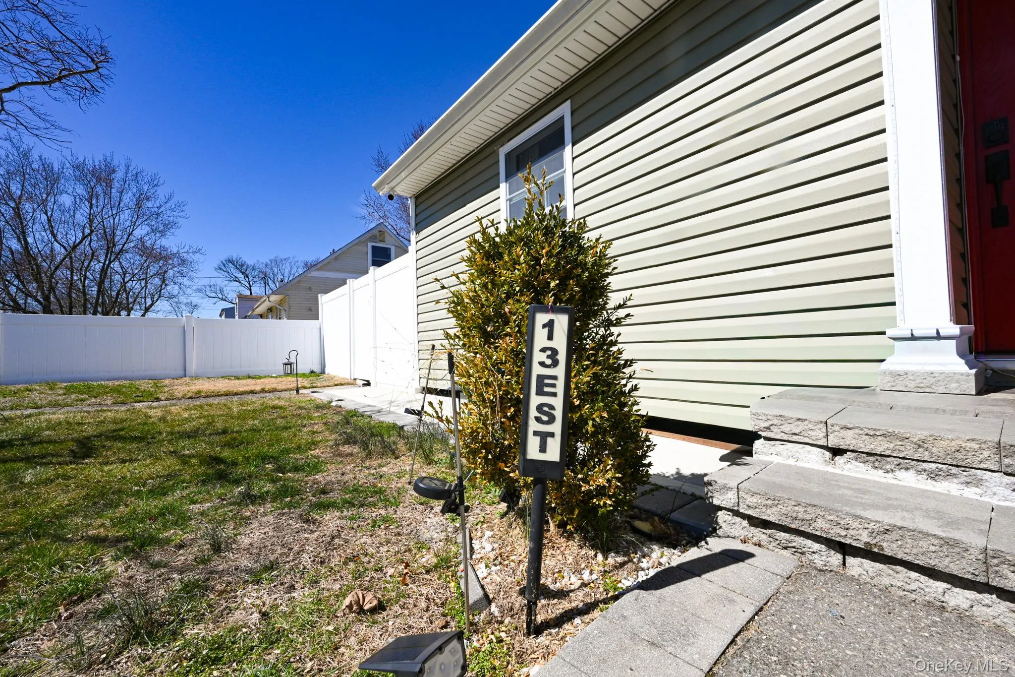 13 Walnut Street, Islip, NY, 4 Bedrooms Bedrooms, 7 Rooms Rooms,2 BathroomsBathrooms,Residential,For Rent,Walnut,0,975516 13 Walnut Street, Islip, NY, 4 Bedrooms Bedrooms, 7 Rooms Rooms,2 BathroomsBathrooms,Residential,For Rent,Walnut,0,975516