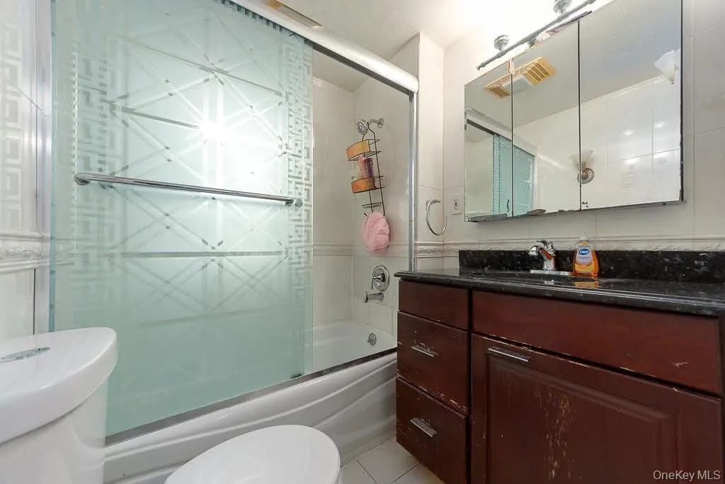 4616 Avenue M, New York, NY, 3 Bedrooms Bedrooms, 6 Rooms Rooms,1 BathroomBathrooms,Residential Lease,For Rent,Avenue M,0,975520 4616 Avenue M, New York, NY, 3 Bedrooms Bedrooms, 6 Rooms Rooms,1 BathroomBathrooms,Residential Lease,For Rent,Avenue M,0,975520