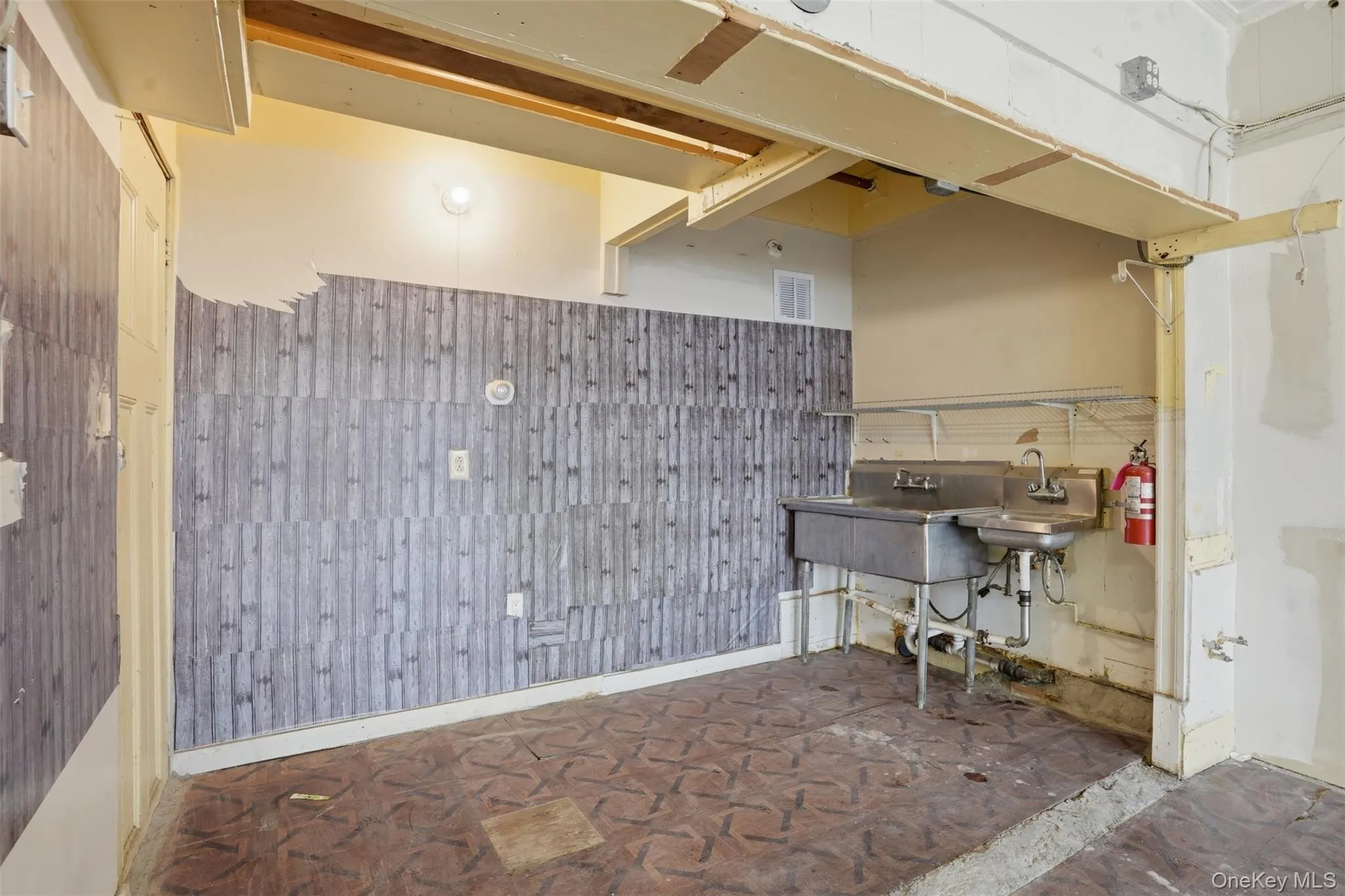 364 North Street, Middletown, NY, ,Commercial Lease,For Rent,North,0,975548 364 North Street, Middletown, NY, ,Commercial Lease,For Rent,North,0,975548