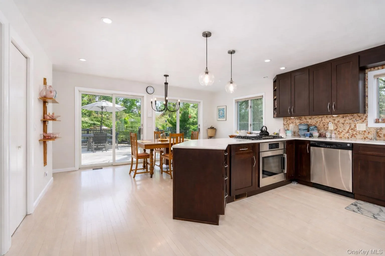 785 The Strand, Southold, NY, 4 Bedrooms Bedrooms, 10 Rooms Rooms,3 BathroomsBathrooms,Residential,For Rent,The Strand,0,975549 785 The Strand, Southold, NY, 4 Bedrooms Bedrooms, 10 Rooms Rooms,3 BathroomsBathrooms,Residential,For Rent,The Strand,0,975549