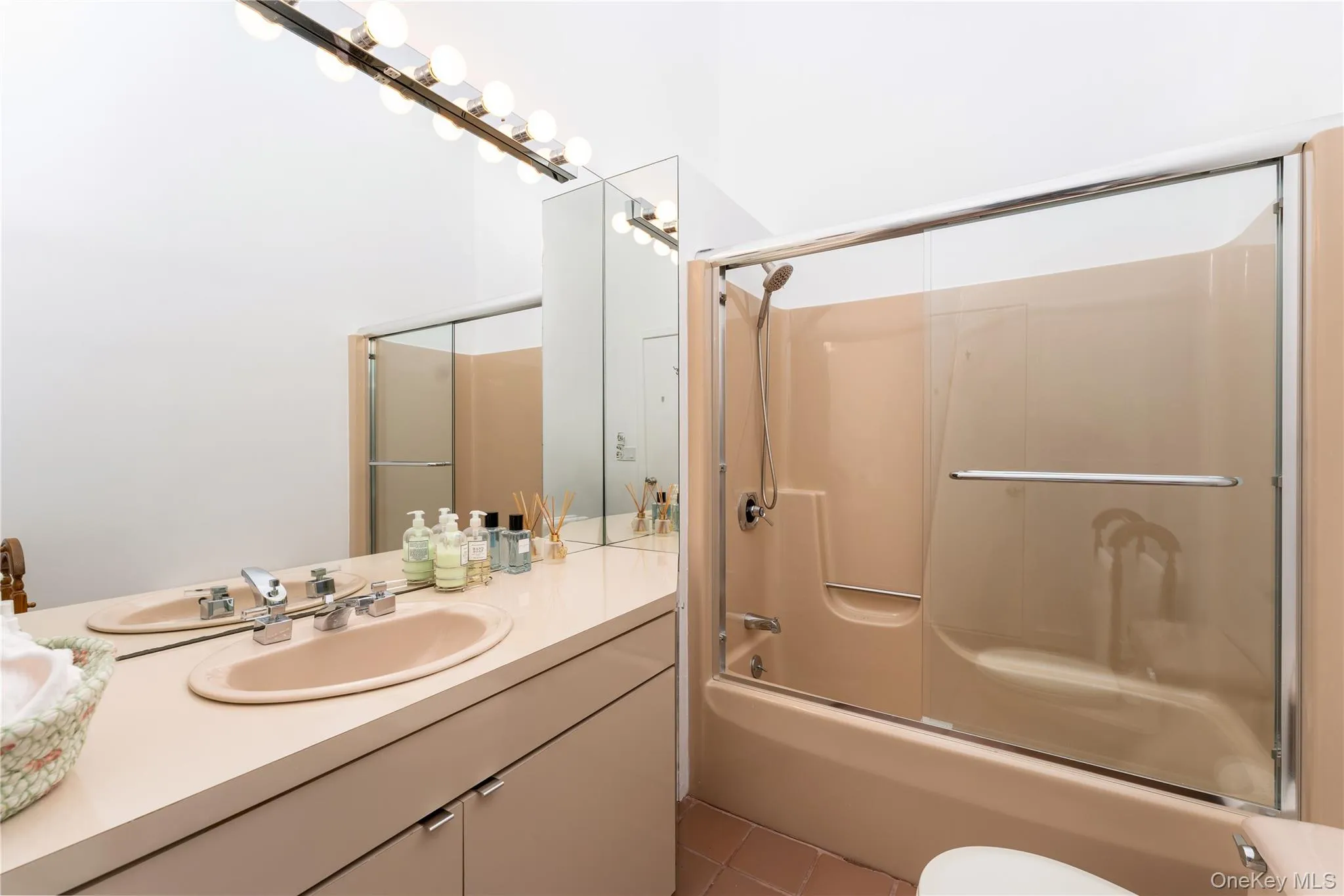 785 The Strand, Southold, NY, 4 Bedrooms Bedrooms, 10 Rooms Rooms,3 BathroomsBathrooms,Residential,For Rent,The Strand,0,975549 785 The Strand, Southold, NY, 4 Bedrooms Bedrooms, 10 Rooms Rooms,3 BathroomsBathrooms,Residential,For Rent,The Strand,0,975549
