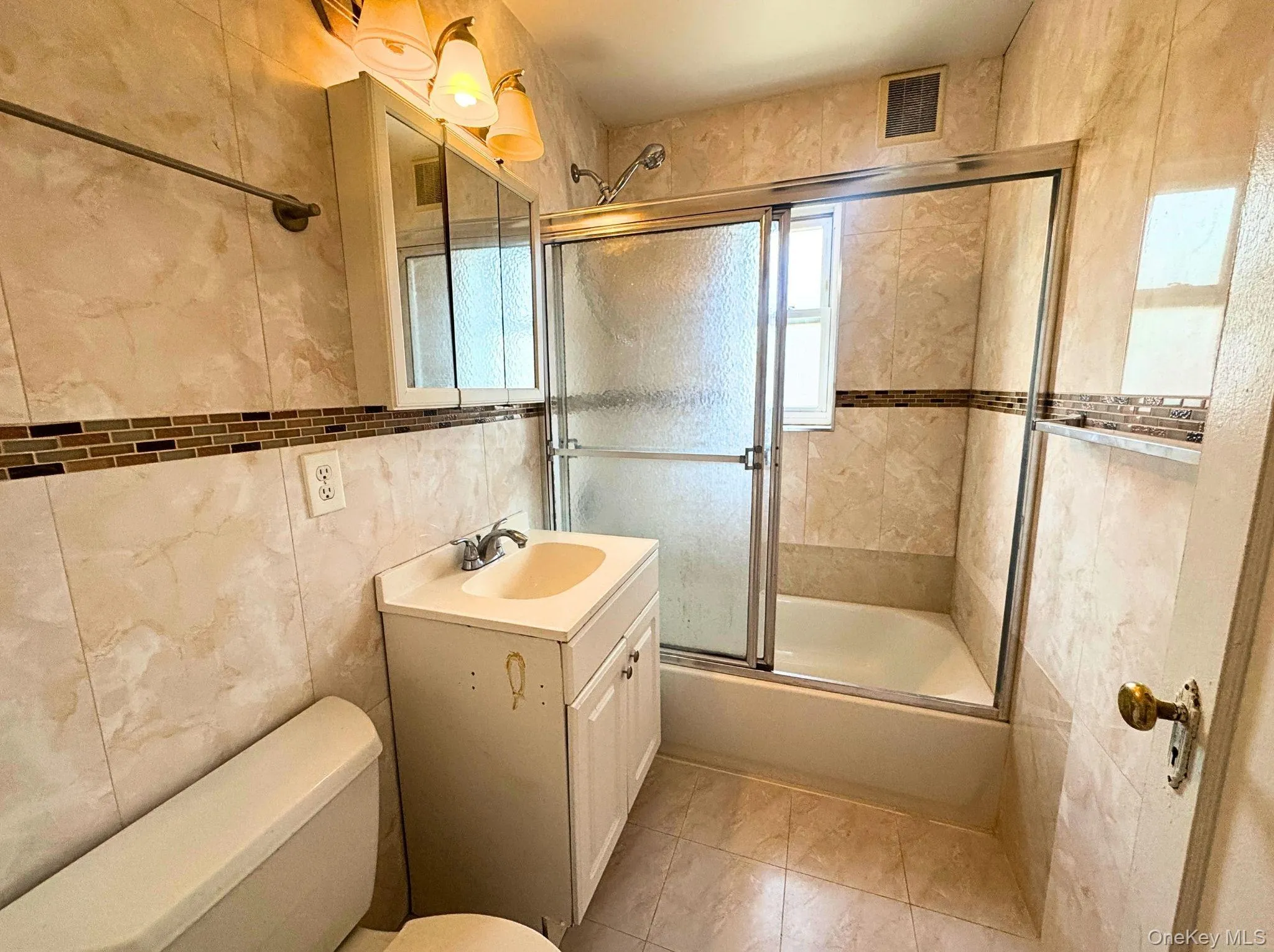 75-31 198th Street, New York, NY, 2 Bedrooms Bedrooms, 5 Rooms Rooms,1 BathroomBathrooms,Residential Lease,For Rent,198th,0,975578 75-31 198th Street, New York, NY, 2 Bedrooms Bedrooms, 5 Rooms Rooms,1 BathroomBathrooms,Residential Lease,For Rent,198th,0,975578