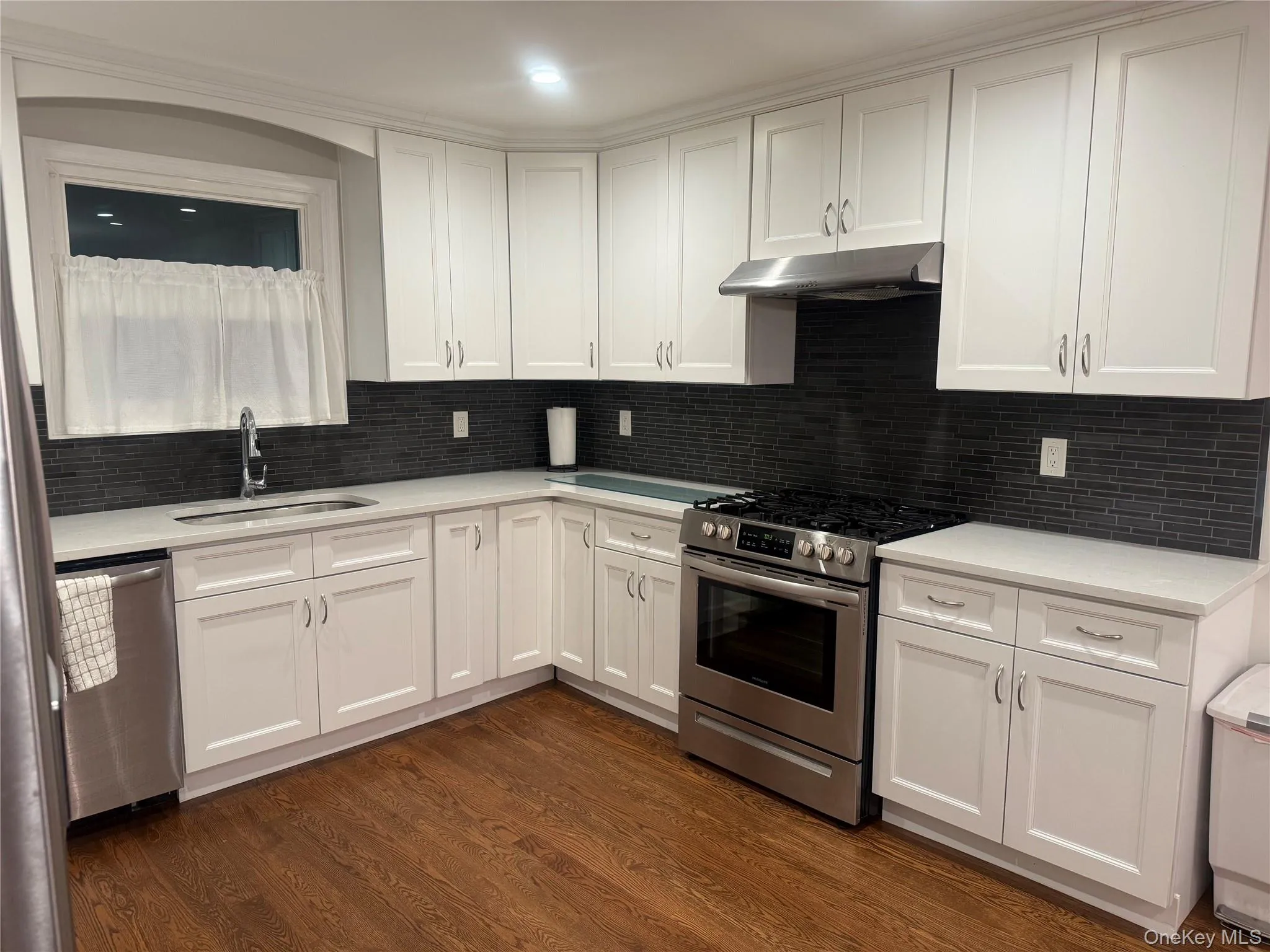 18 Juniper Road, North Hempstead, NY, 2 Bedrooms Bedrooms, 5 Rooms Rooms,1 BathroomBathrooms,Residential Lease,For Rent,Juniper,0,975588 18 Juniper Road, North Hempstead, NY, 2 Bedrooms Bedrooms, 5 Rooms Rooms,1 BathroomBathrooms,Residential Lease,For Rent,Juniper,0,975588