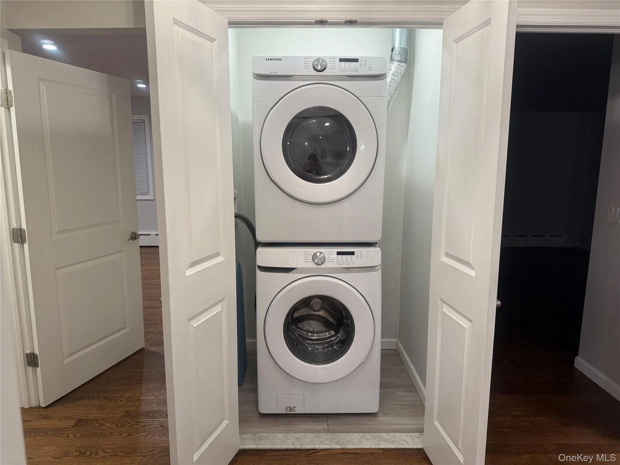 18 Juniper Road, North Hempstead, NY, 2 Bedrooms Bedrooms, 5 Rooms Rooms,1 BathroomBathrooms,Residential Lease,For Rent,Juniper,0,975588 18 Juniper Road, North Hempstead, NY, 2 Bedrooms Bedrooms, 5 Rooms Rooms,1 BathroomBathrooms,Residential Lease,For Rent,Juniper,0,975588