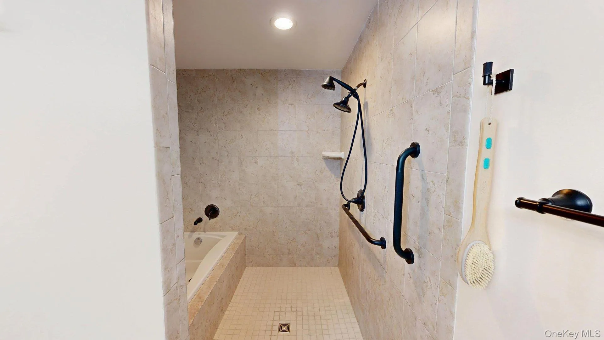 Full Bathroom Full Bathroom