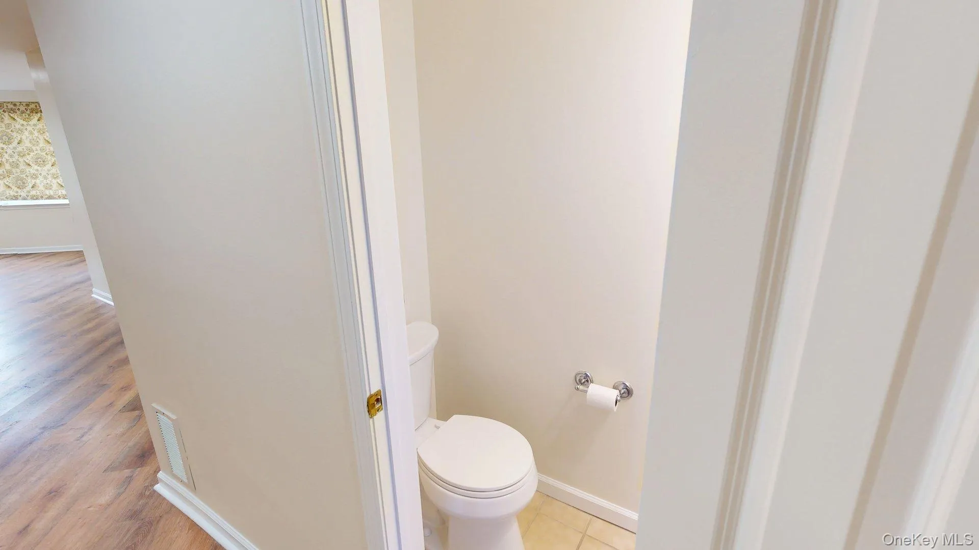 1/2 bath 1/2 bath