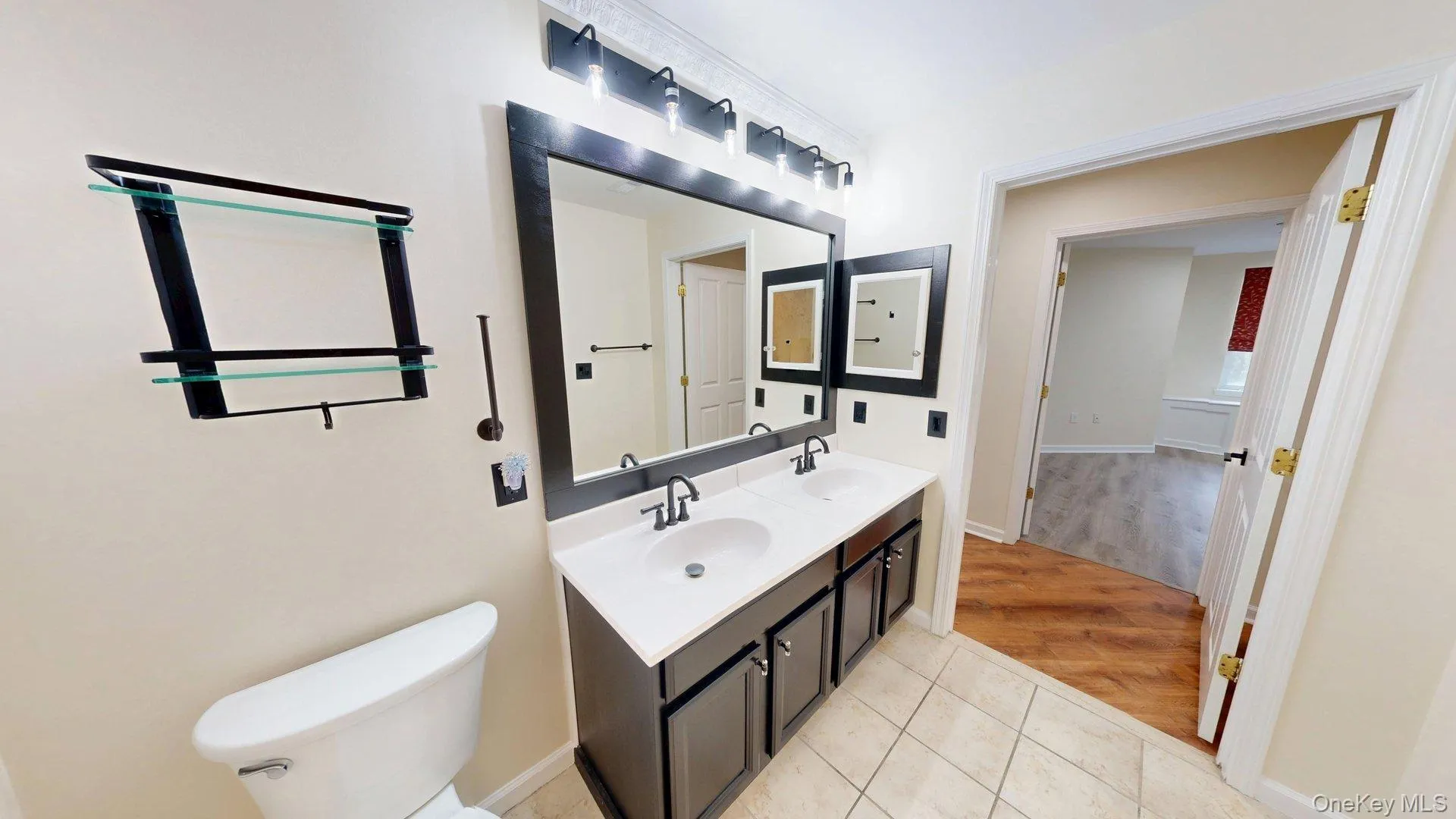 Full Bathroom Full Bathroom