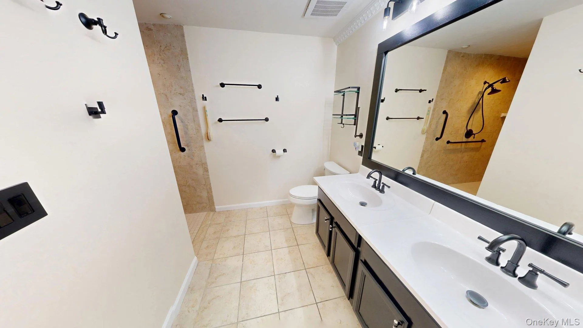 Full Bathroom Full Bathroom