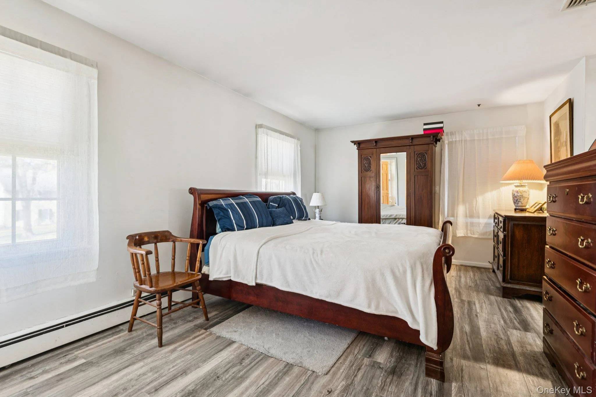 Large Primary Bedroom Large Primary Bedroom