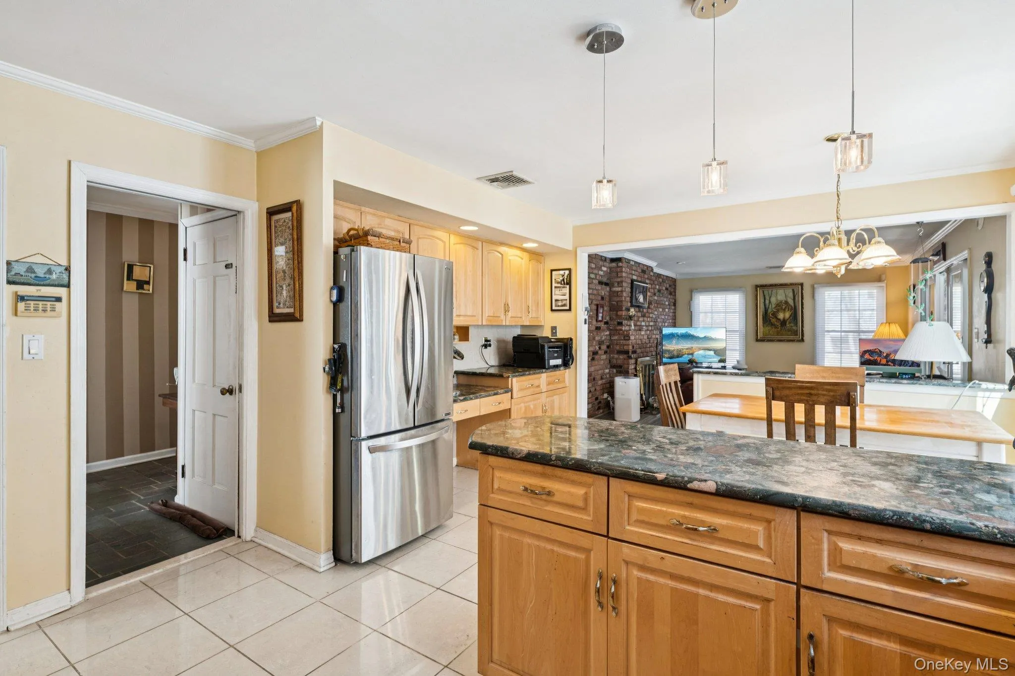 Kitchen with Great Counter Space Kitchen with Great Counter Space
