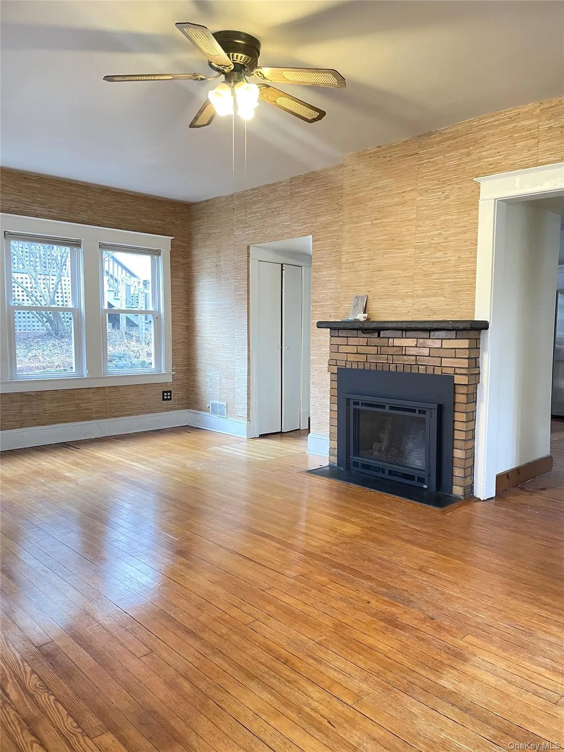 116 Castle Heights Avenue, Clarkstown, NY, 3 Bedrooms Bedrooms, 7 Rooms Rooms,2 BathroomsBathrooms,Residential Lease,For Rent,Castle Heights,0,975604 116 Castle Heights Avenue, Clarkstown, NY, 3 Bedrooms Bedrooms, 7 Rooms Rooms,2 BathroomsBathrooms,Residential Lease,For Rent,Castle Heights,0,975604